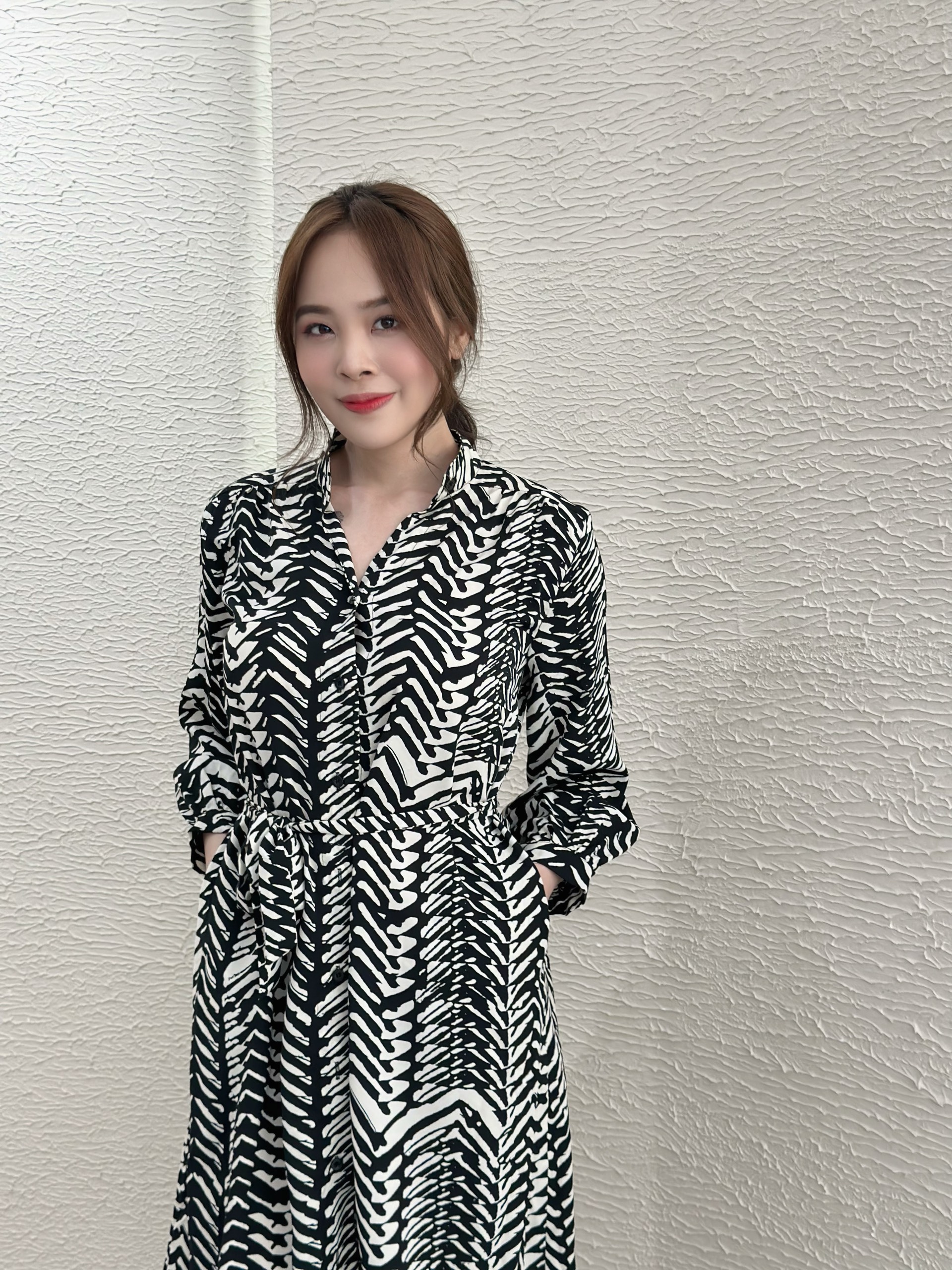 Đầm sơ mi họa tiết cột eo, có túi Misa - MS0259