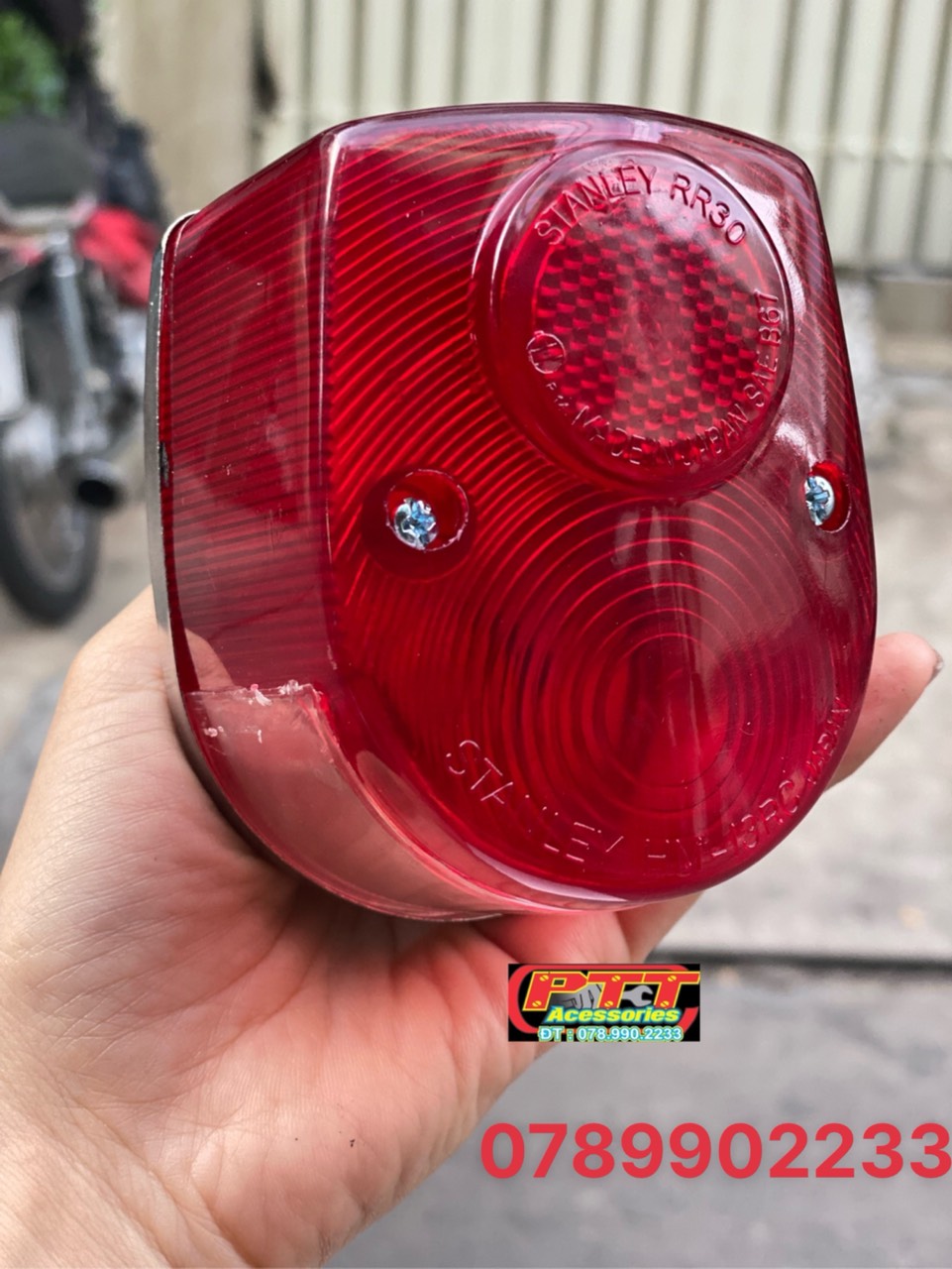 ĐÈN HẬU XE CUB 81
