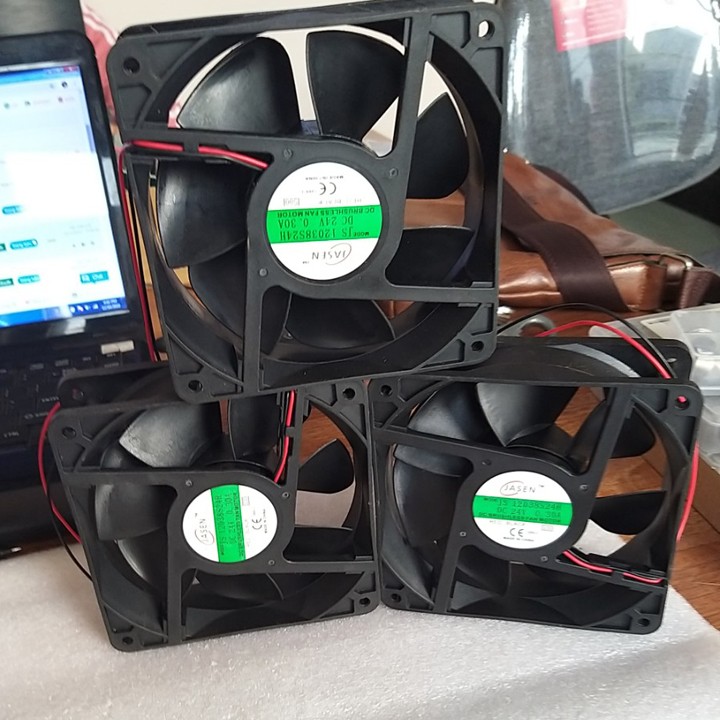Quạt 24 V 12X12X3,9 - Q24V