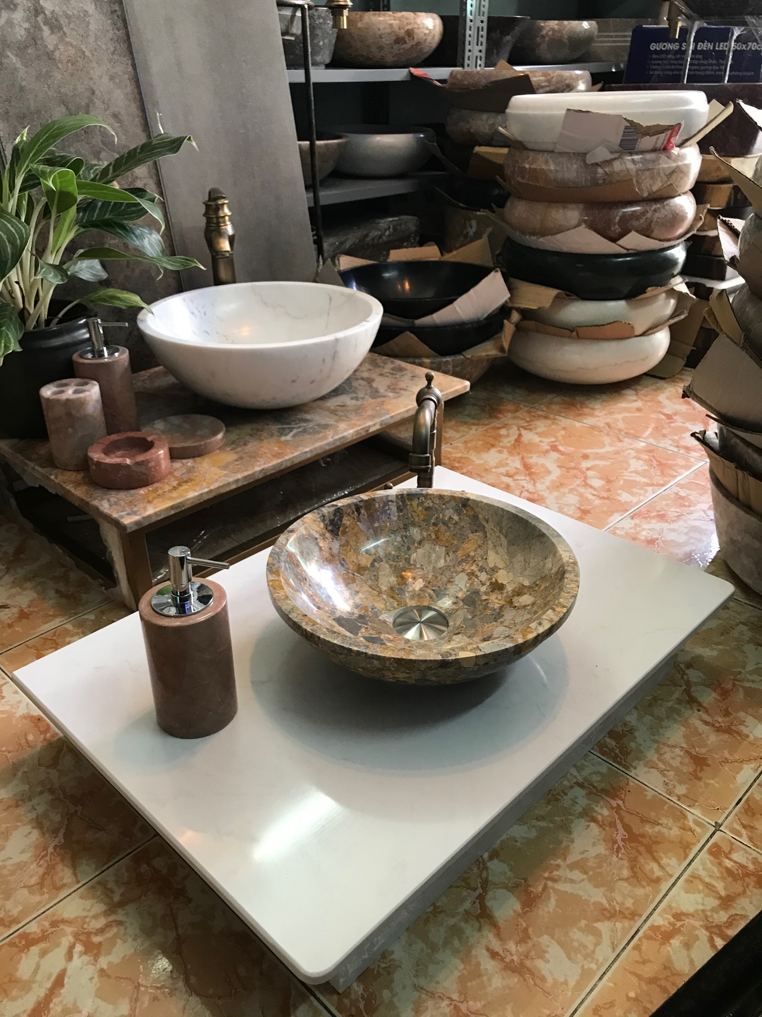 Lavaba đk 33 cm đá tự nhiên