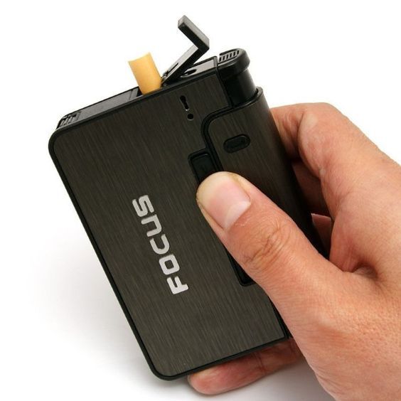 [HCM]Hộp đựng thuốc lá Focus kiêm bật lửa