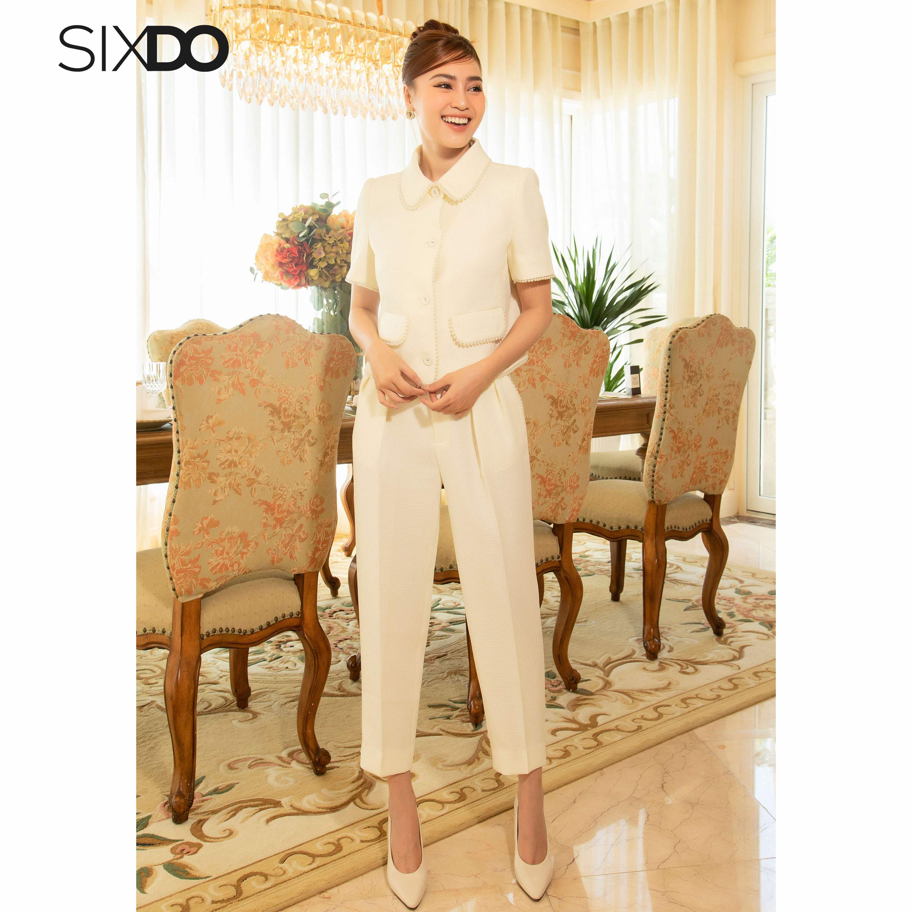 Áo Vest nữ kem viền ngọc SIXDO (Cream Short Sleeves Woven Vest)