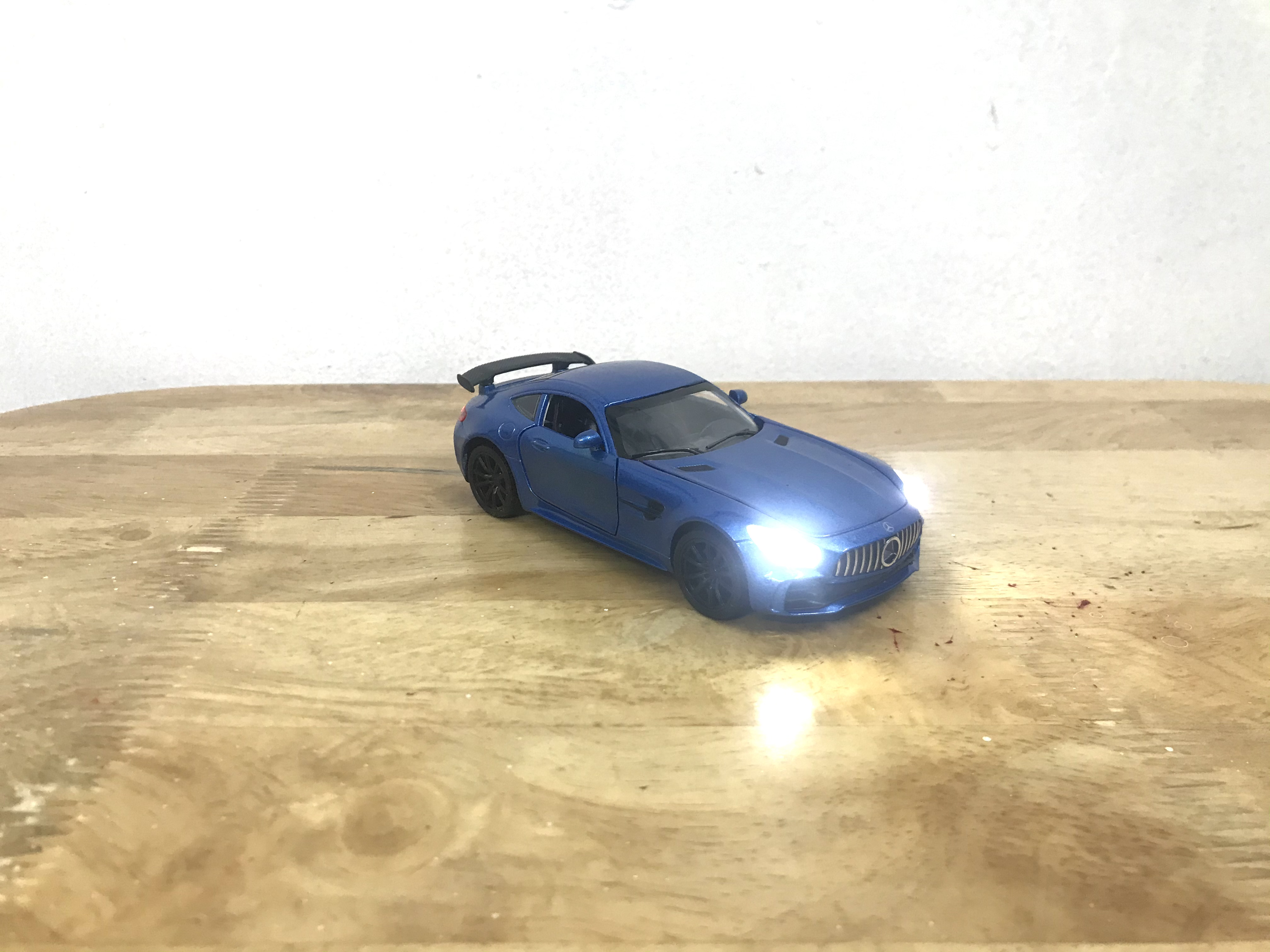 Mô hình xe mercedes - benz amg gtr coupe _ tỷ lệ 1:32