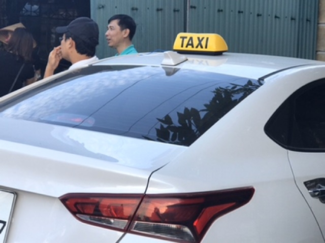 mào taxi - có đèn - đế nam châm (màu vàng)