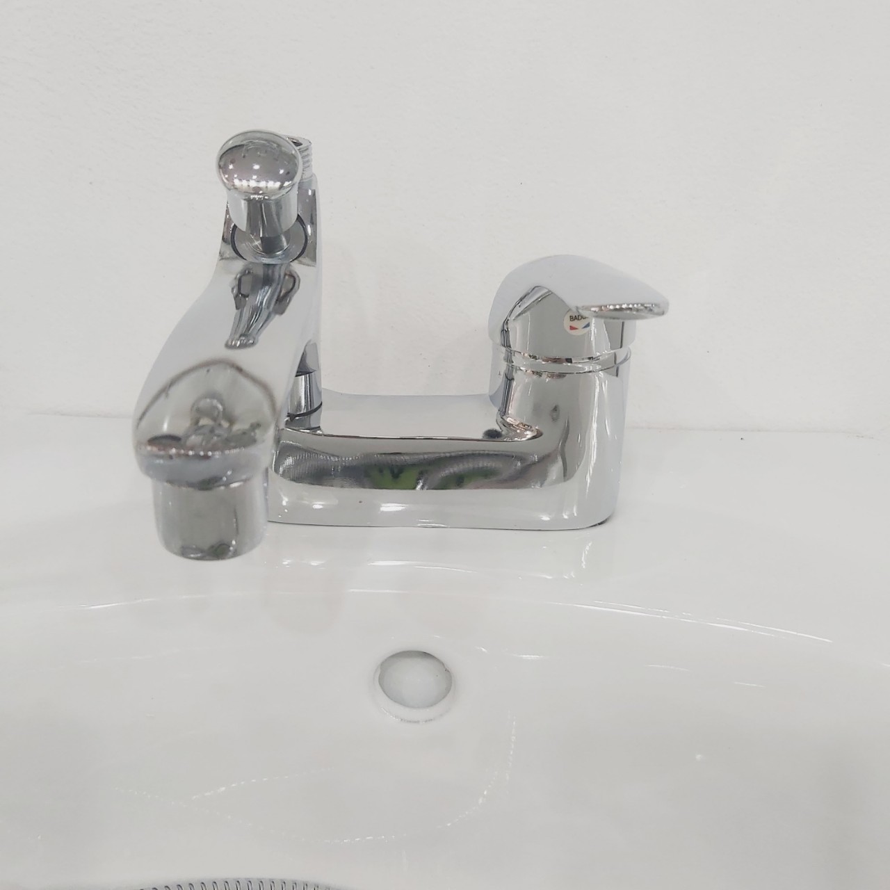 Gật Gù Sen Liền Vòi Chậu Lavabo ( Củ Vòi Liền Sen Tắm Nóng Lạnh)