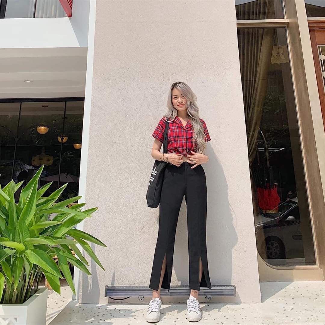 Quần Ống Loe Xẻ Trước