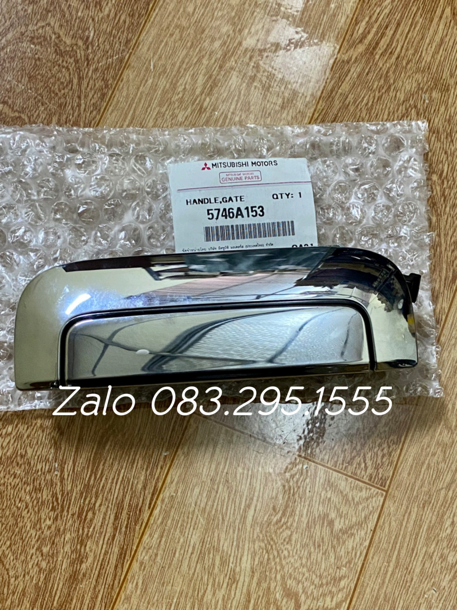Tay mở cốp sau Mitsubishu Triton 16