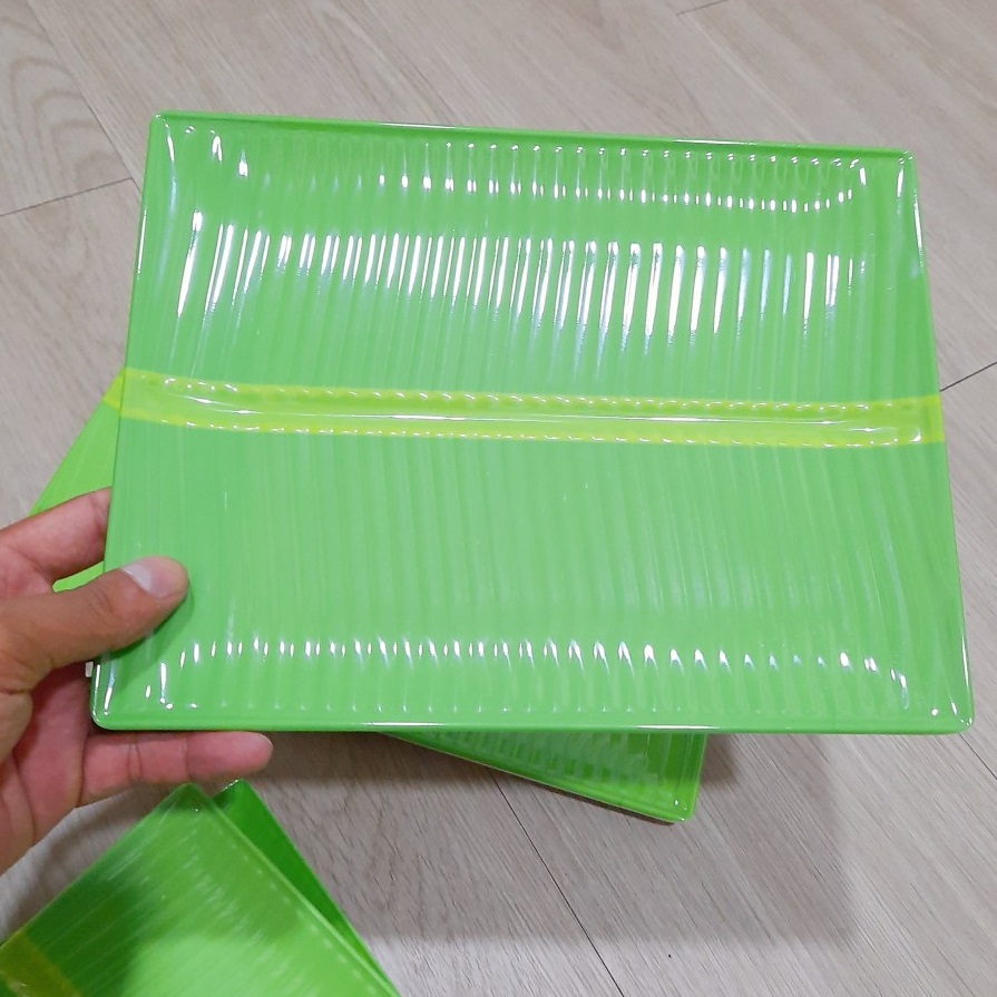Dĩa Nhựa Lá Chuối 27.5cm x 35cm
