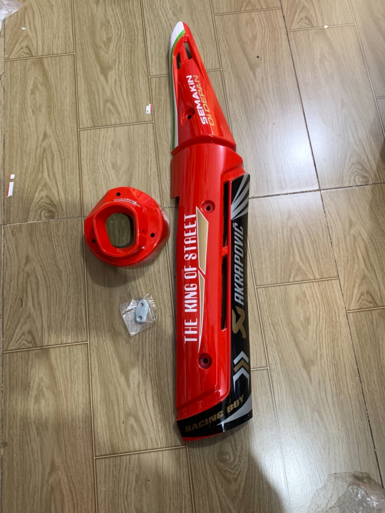 Ốp pô và chụp đích pô exciter 150 mẫu TFX màu đỏ tươi viền đen