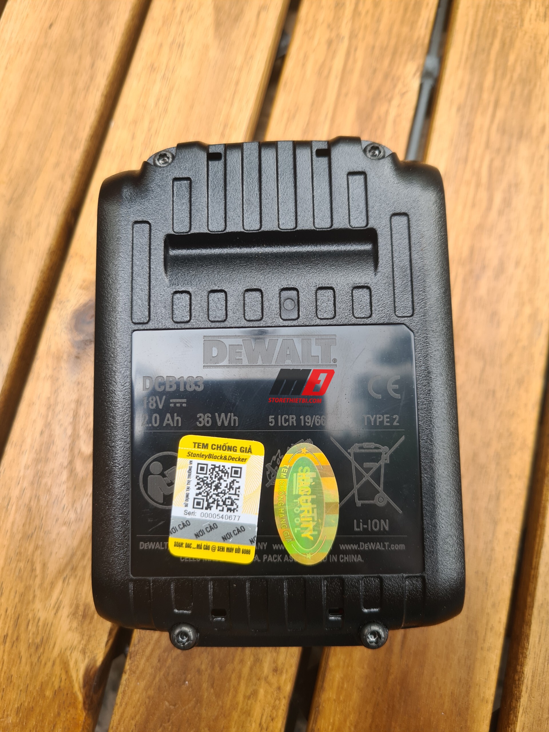 [HCM]Pin 18V 2.0Ah Dewalt Dcb183