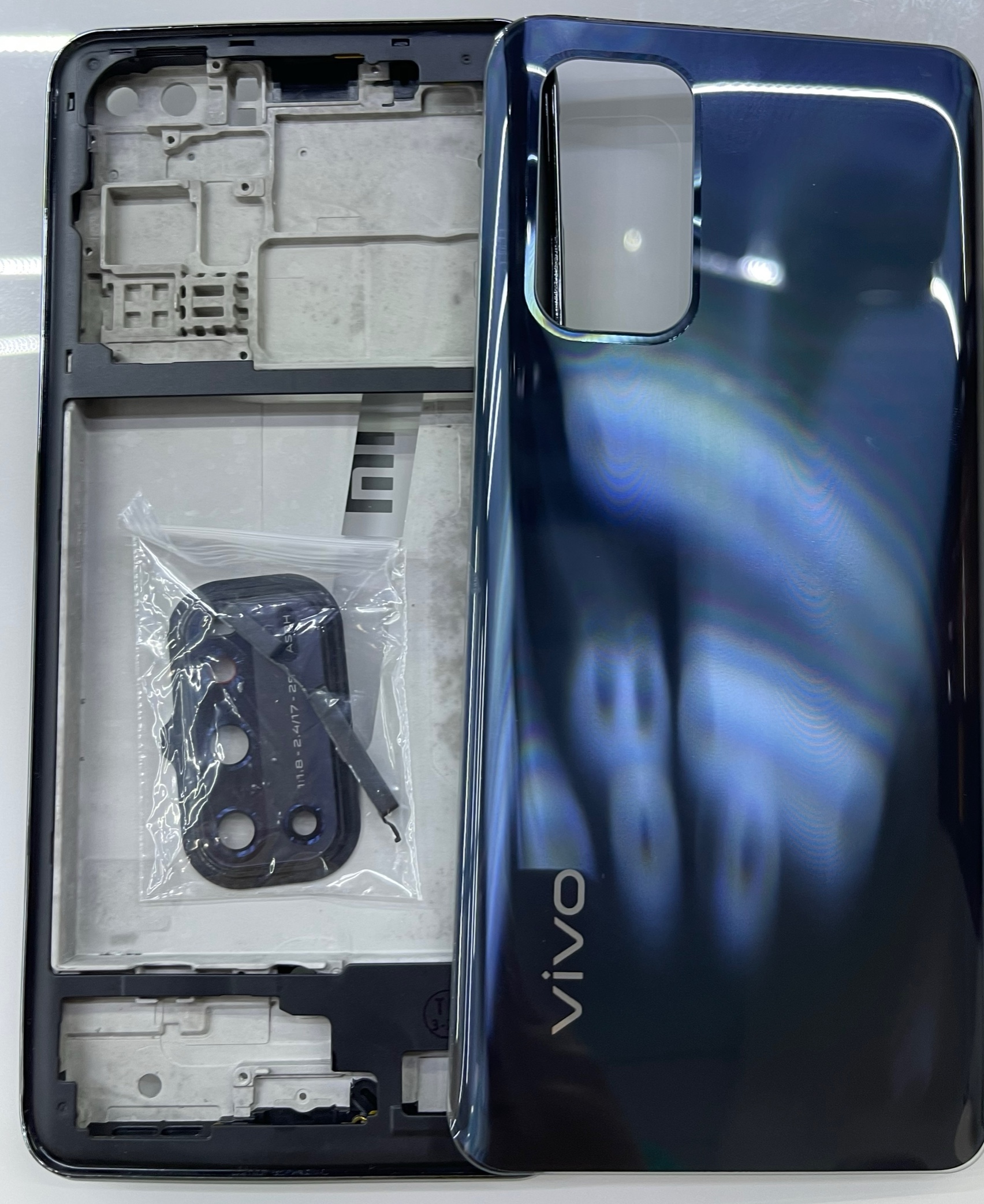 Bộ xương vỏ vivo v19 zin gồm sườn,xương,phím bấm,kính camera
