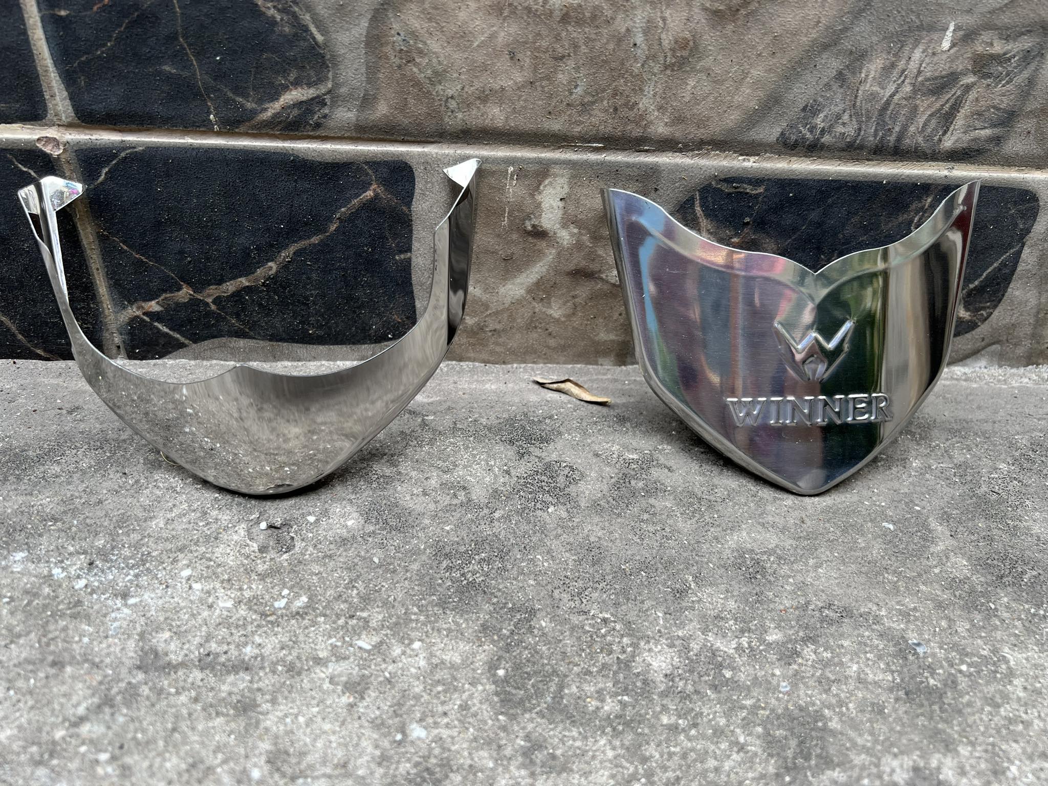 BỘ MỎ ĐUÔI DÈ XE WINNER X INOX