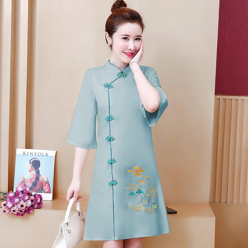 Sườn  Xám cách tân nữ thêu họa tiết