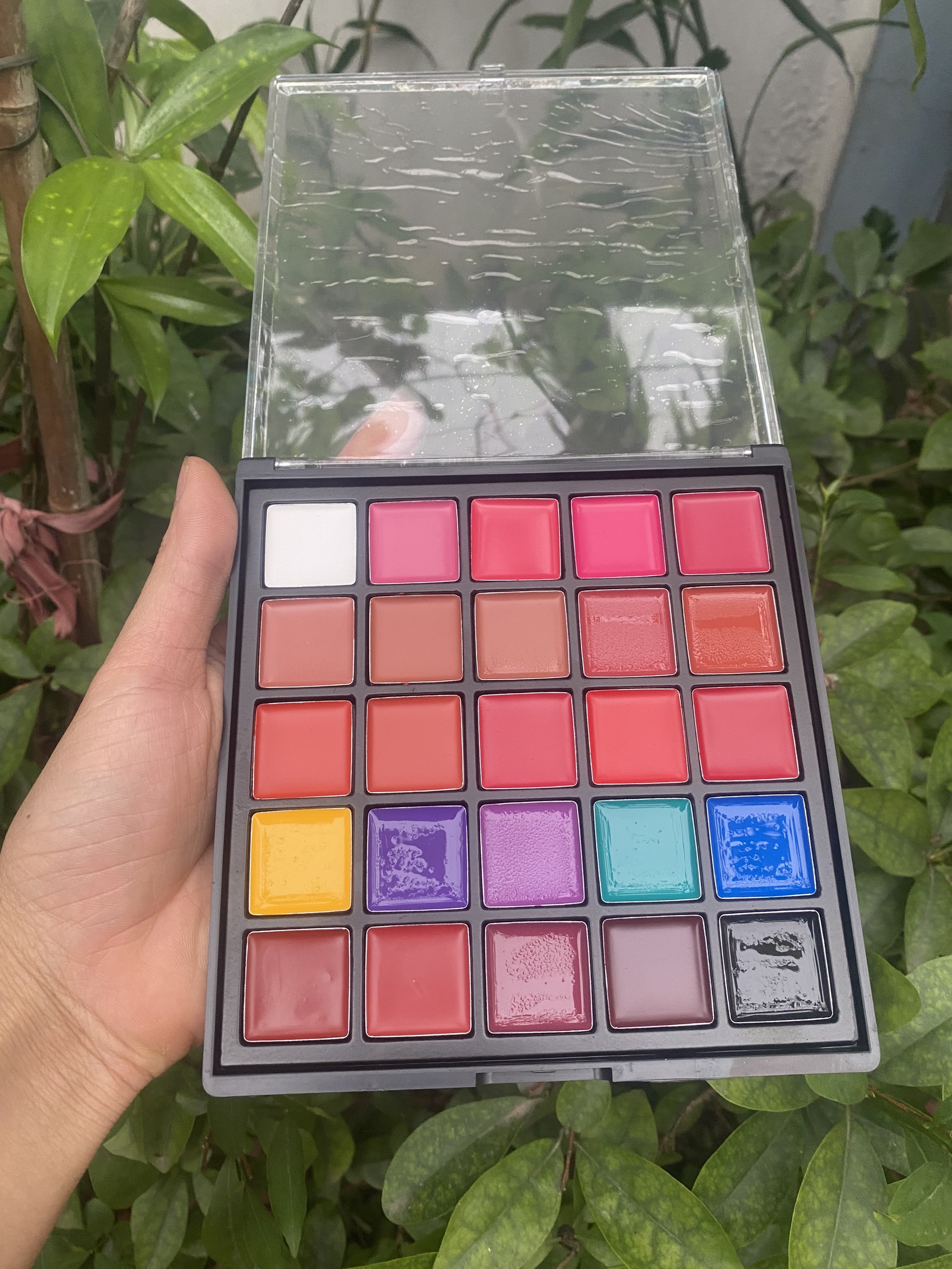 Bảng son lì 25 ô dưỡng ẩm lâu trâu ( nội địa Trung )