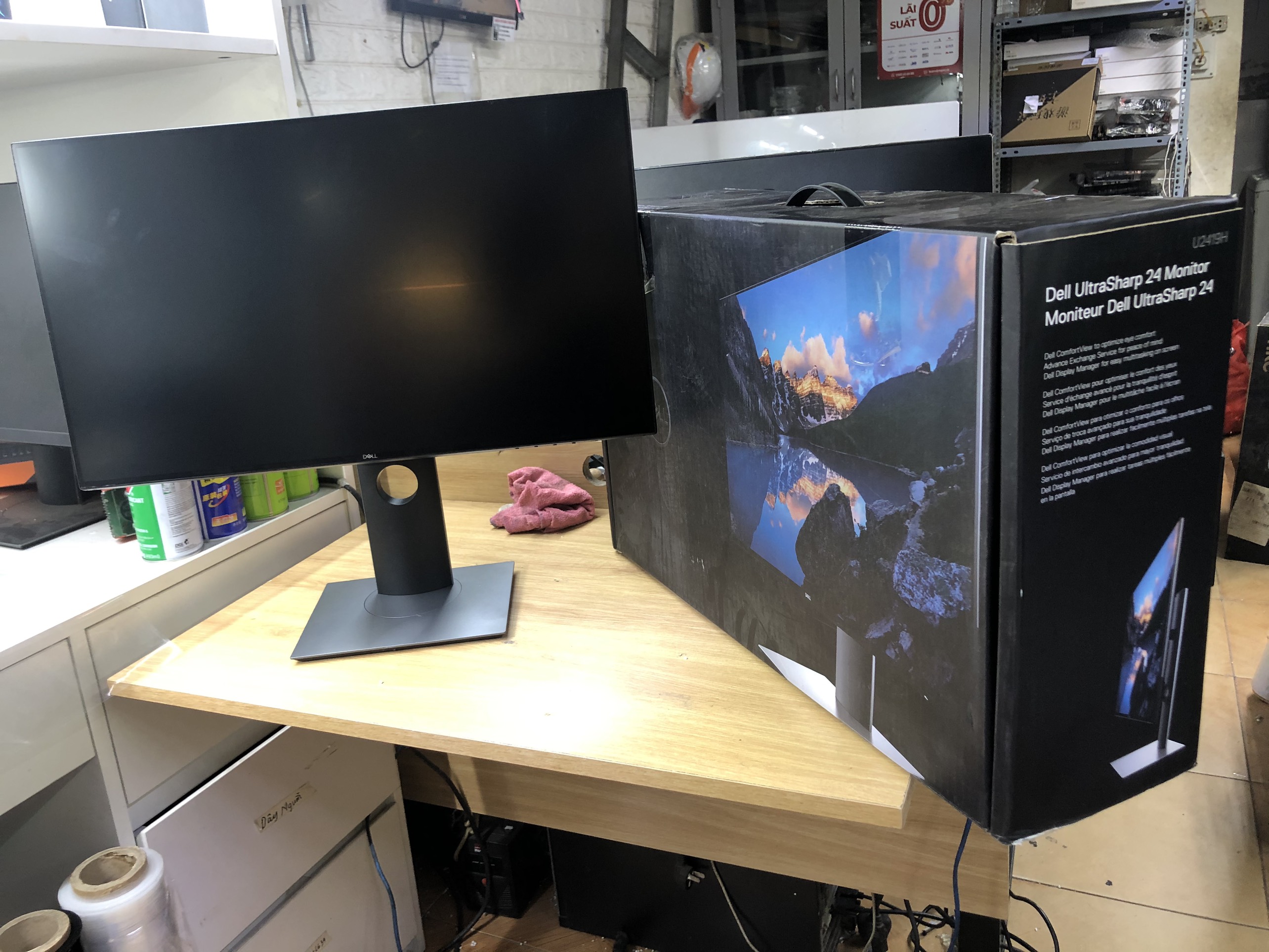 Màn hình Dell Ultrasharp U2419HC (23.8 inch/FHD/IPS/USB-C/60Hz)