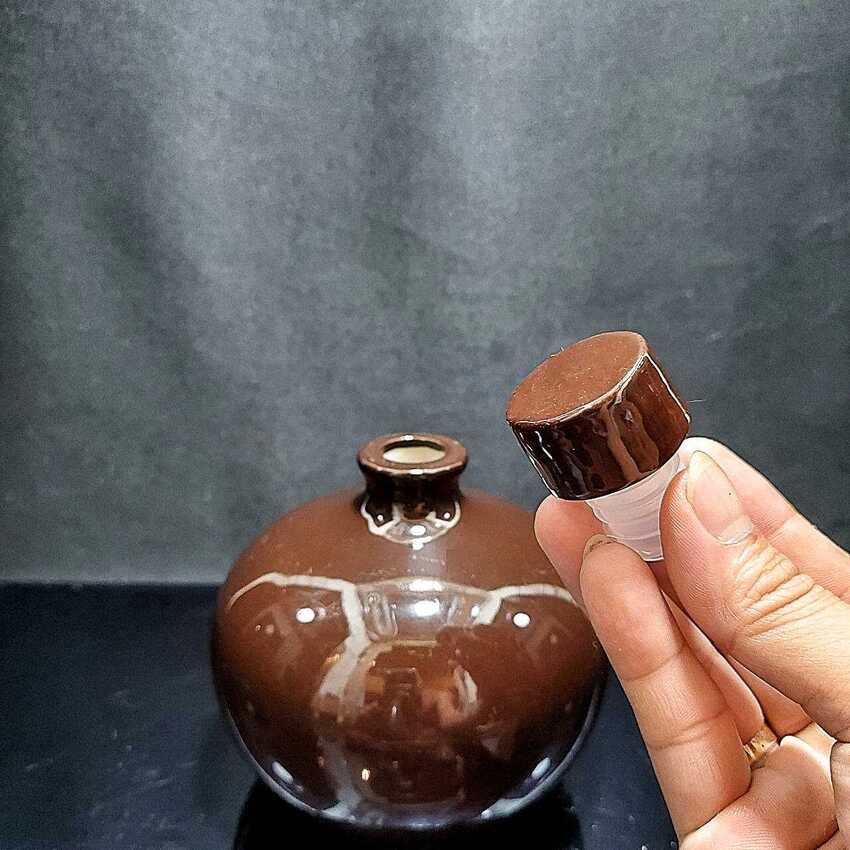Nậm Rượu 500ML gốm men sứ Bát Tràng mẫu bầu tròn quả thị màu nâu đỏ - Nậm Rượu Bát Tràng cho giới sành tửu – Nậm Rượu Đẹp - Bình Đựng Rượu (L2)