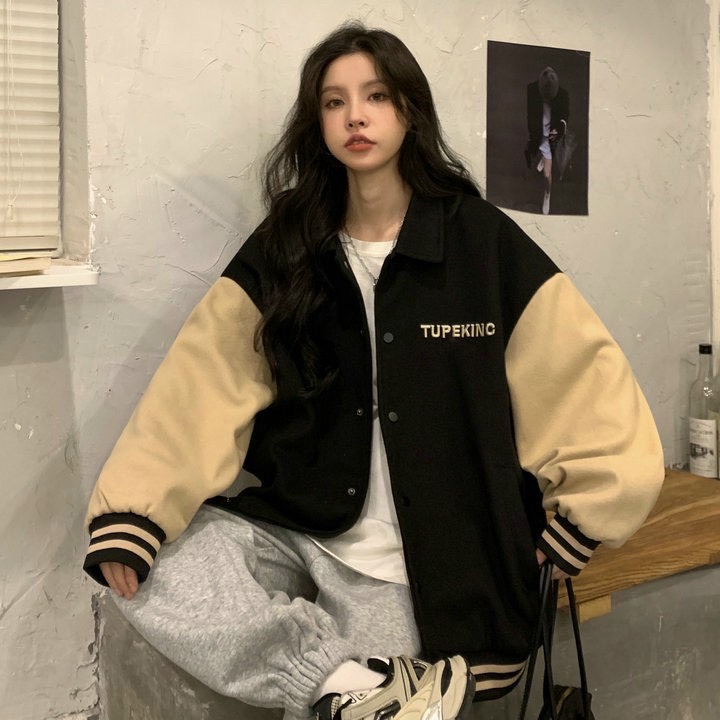 Áo khoác bomber unisex cổ bẻ chất nỉ ngoại có size phù hợp cho cả nam và nữ kiểu dáng thời trang Hàn Quốc cá tính phù hợp mặc đi chơi, đi tiệc có thể mặc làm áo chống nắng tp6433