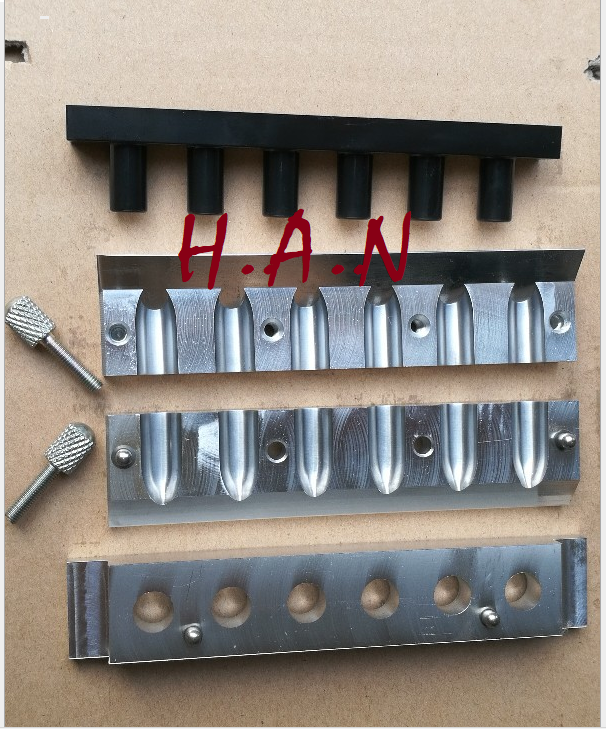 Khuôn son inox 6 lỗ đường kính 12.1 (kèm thanh đẩy)