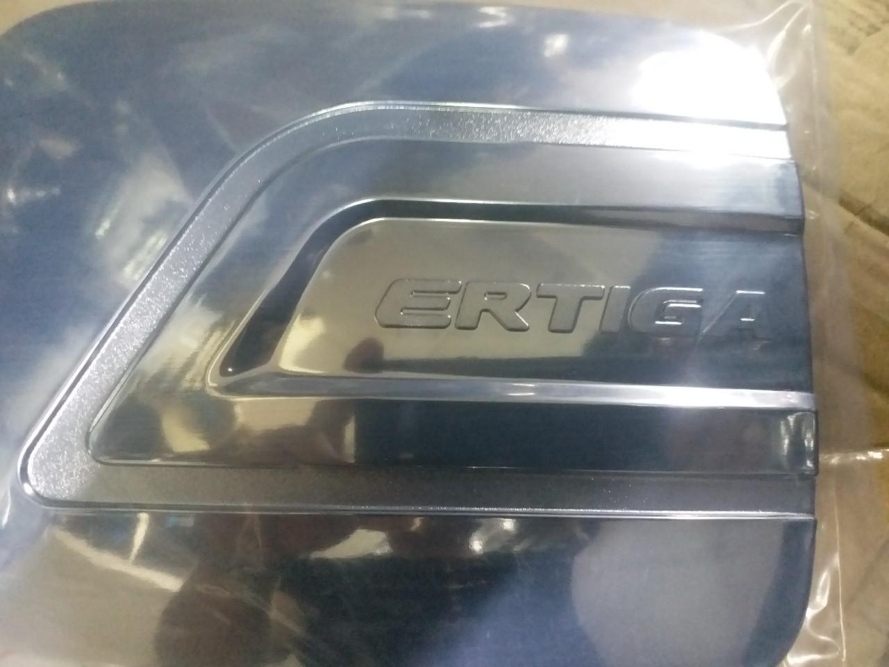 Ốp nắp xăng Suzuki Ertiga