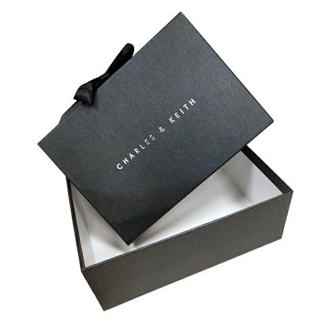 K050 Charles And Keith Hộp Giấy