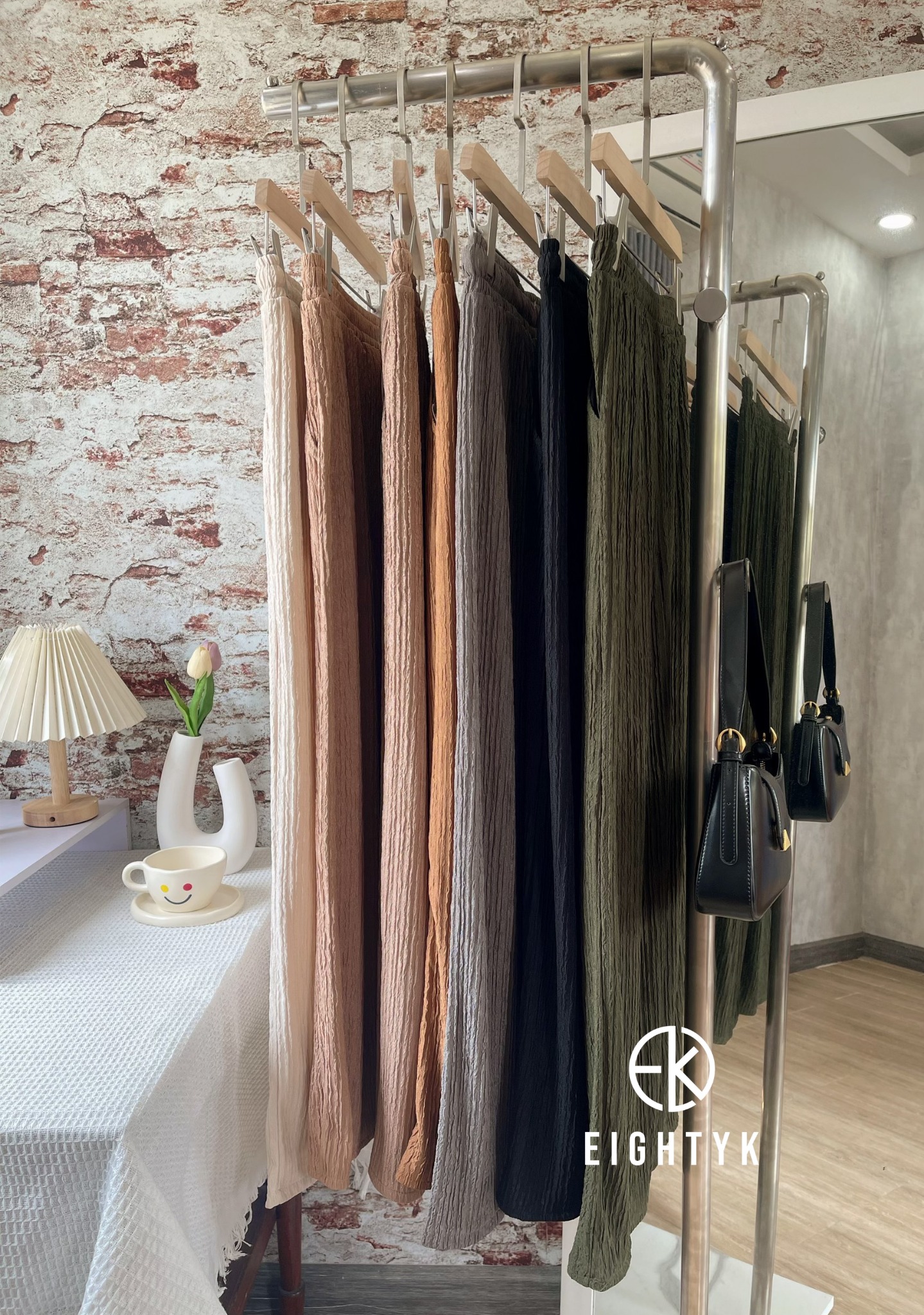 EIGHTYK Quần Dài Cullotes Thun Vải Xốp