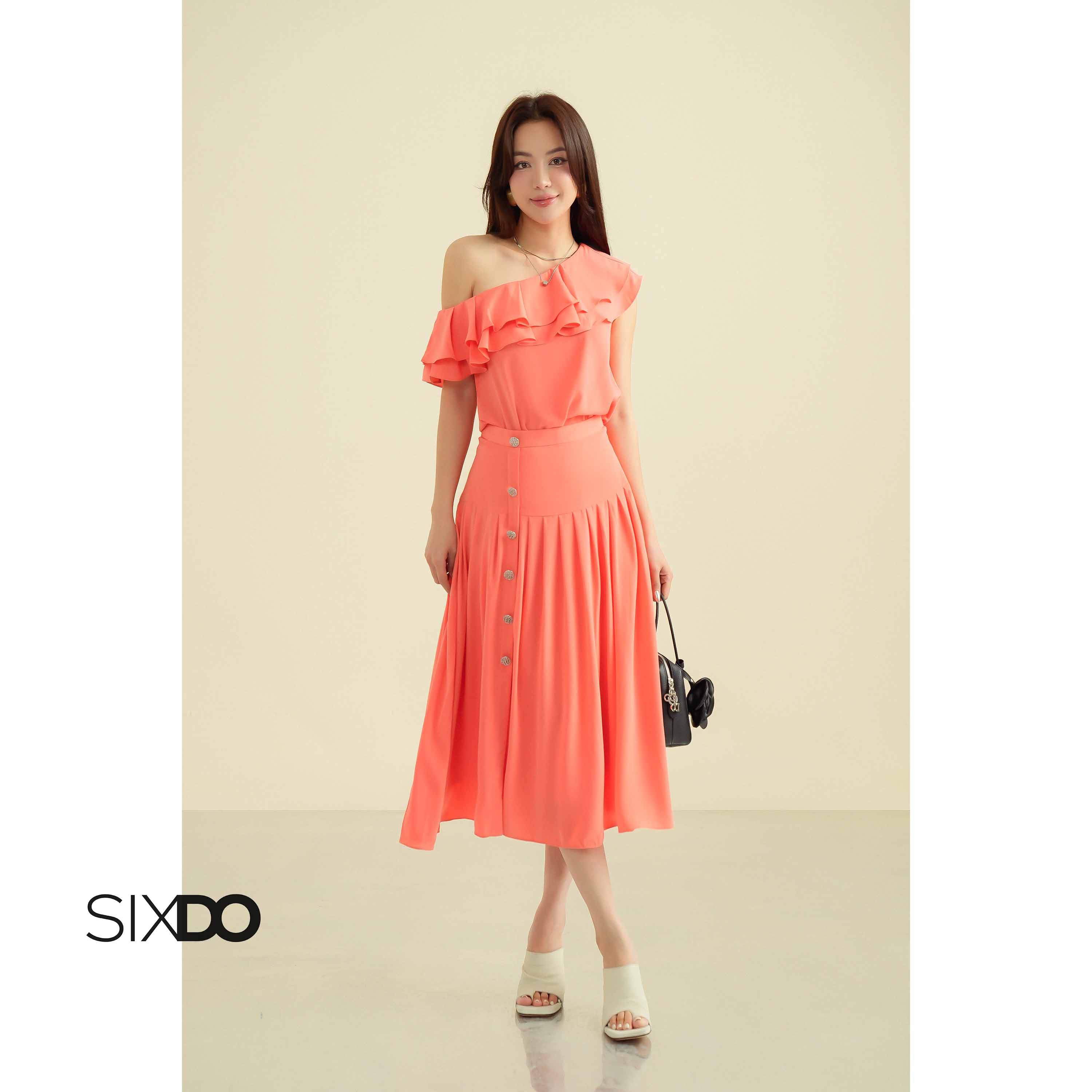 Chân váy xếp ly phối cúc dọc SIXDO (Midi Silk Skirt)
