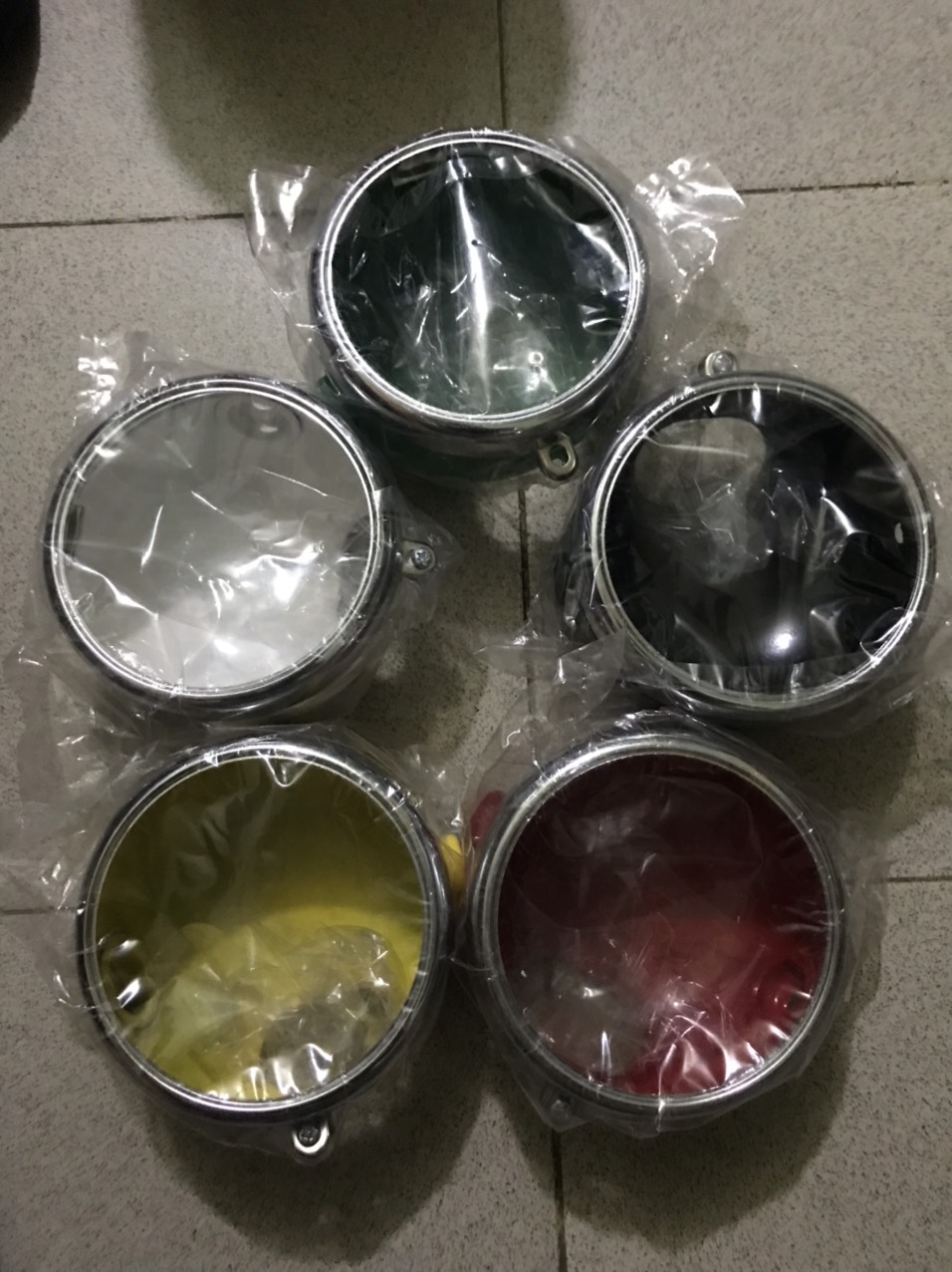 GÁO ĐÈN PHA XE CHALY 81 ĐÈN TRÒN ĐỦ MÀU