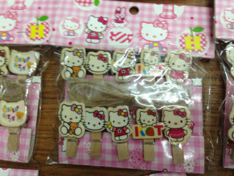 [HCM]kẹp gỗ hello kitty vỉ 10 cái và 1 mét dây thừng