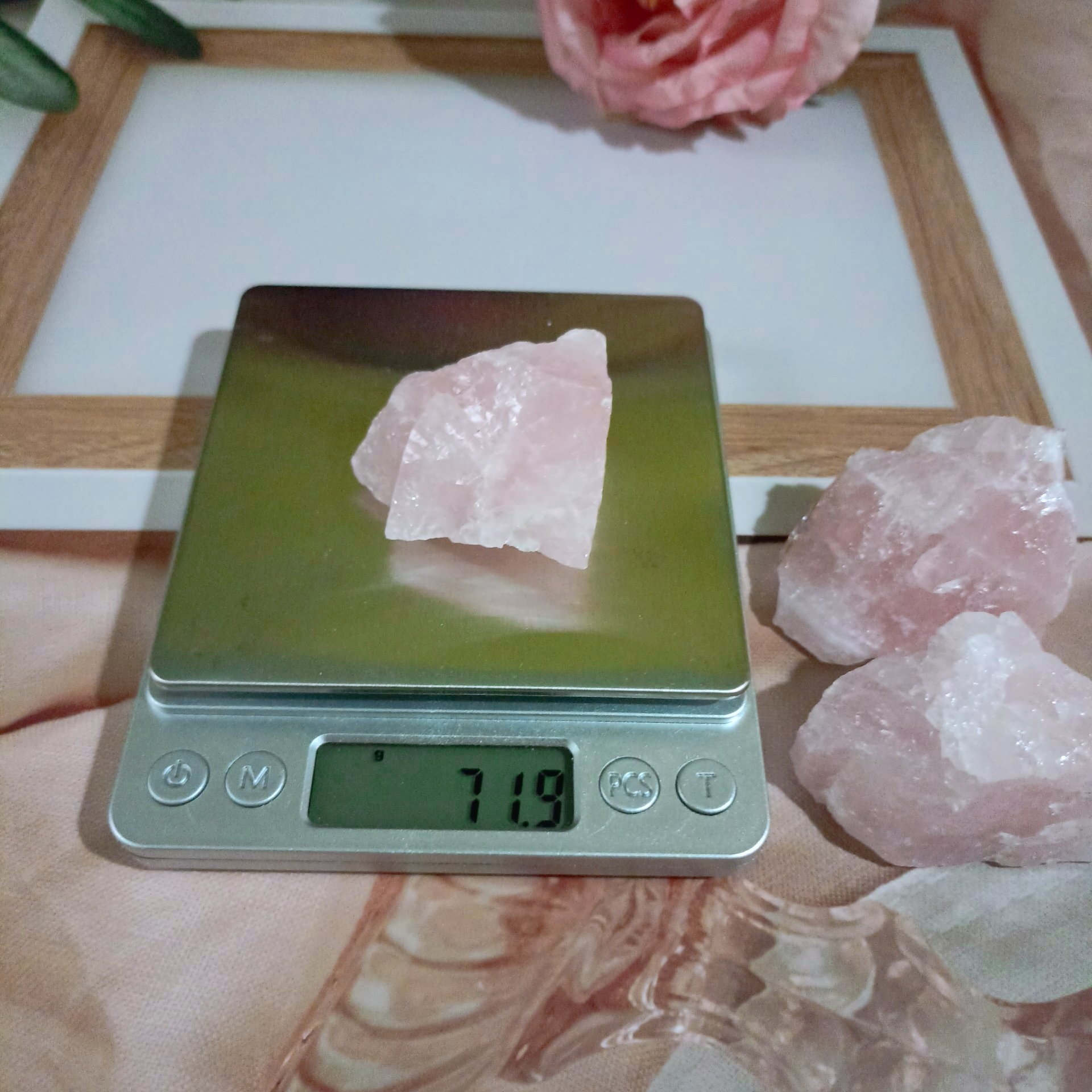 Viên thạch anh hồng thô (Rose Quartz) đá thanh tẩy