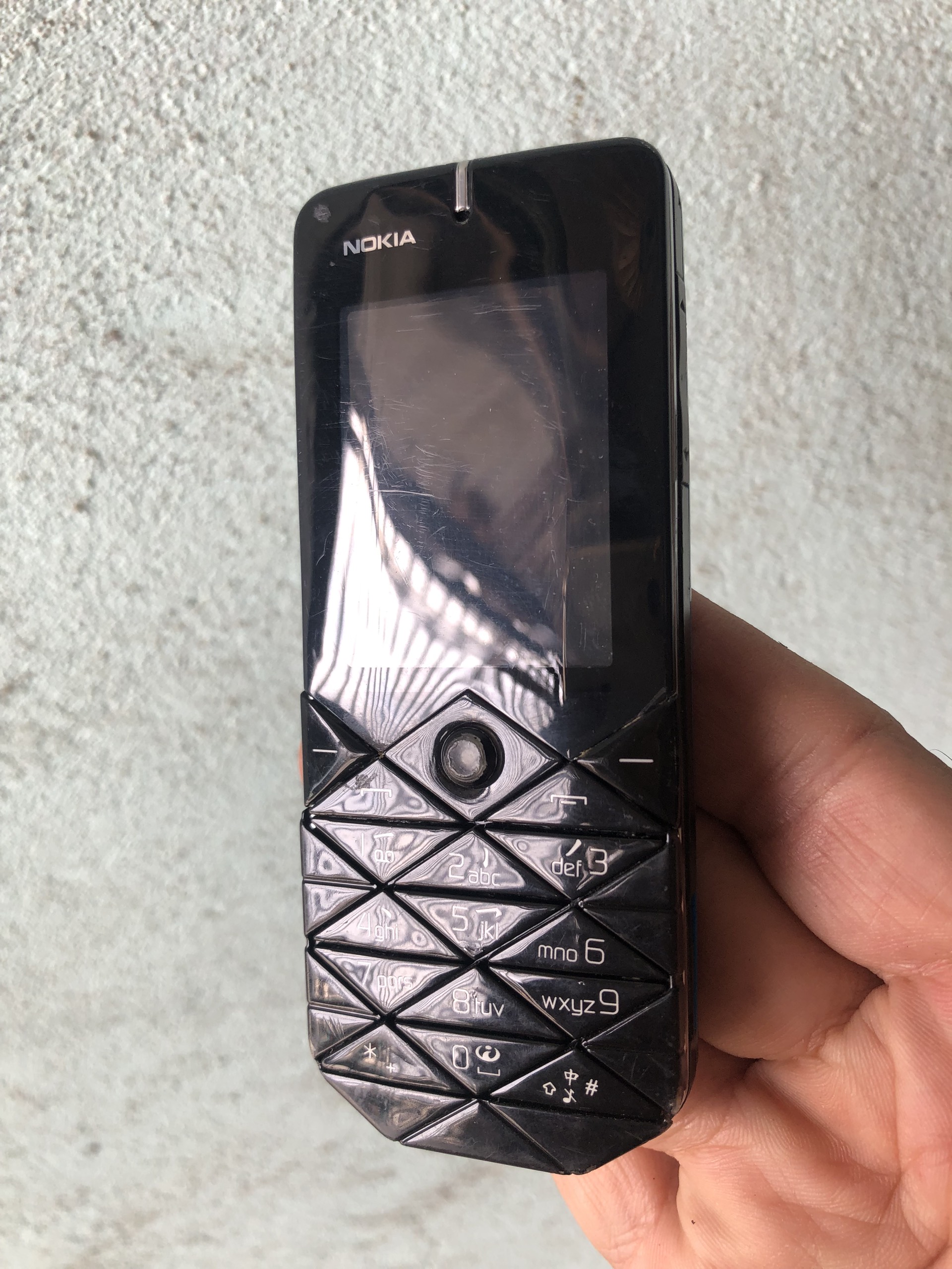 Điện thoại nokia 7500 prism