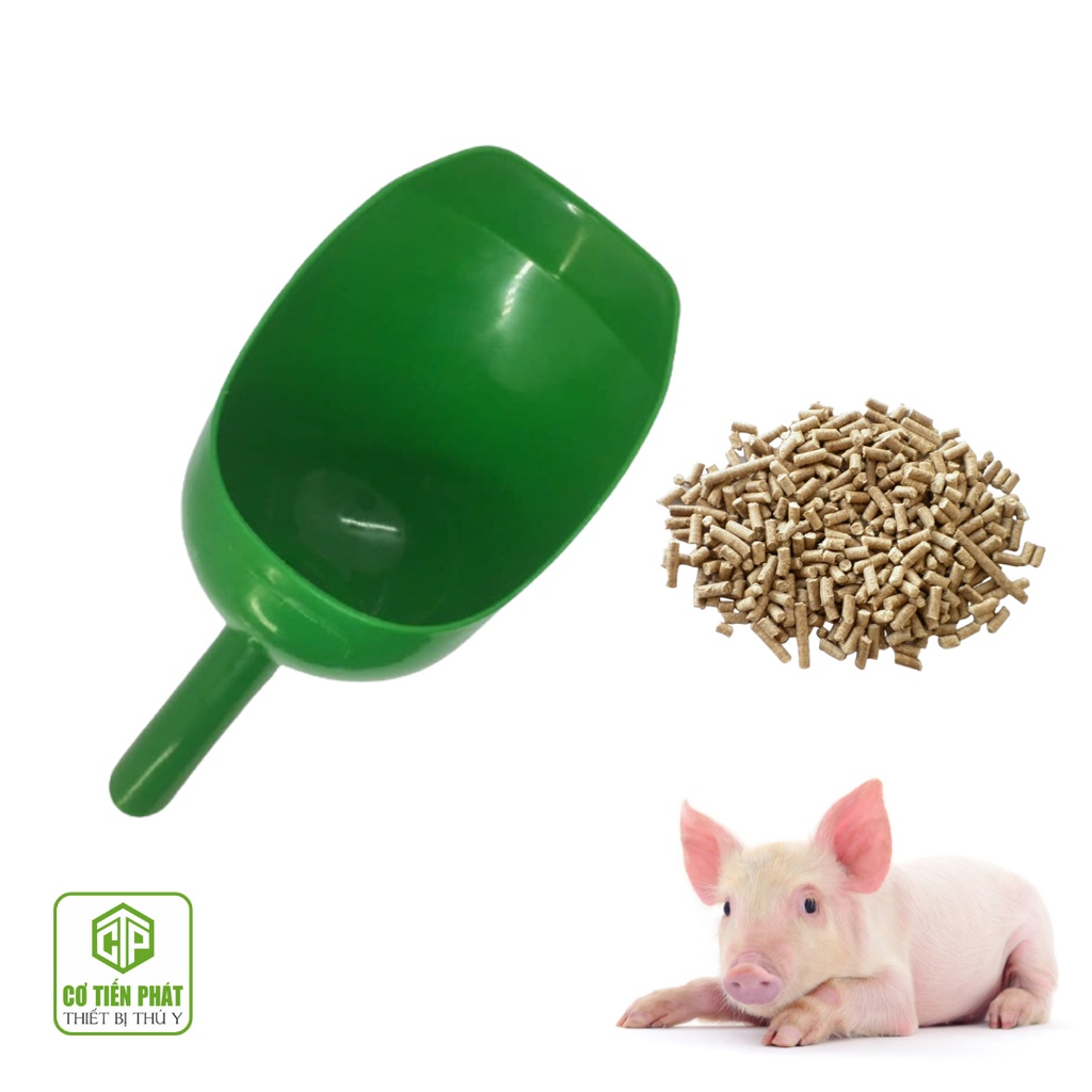 Gáo xúc cám, ca xúc cám bằng nhựa dùng trong chăn nuôi heo, lợn, trâu, bò, gà xúc được 1kg thức ăn loại tốt CƠ TIẾN PHÁT