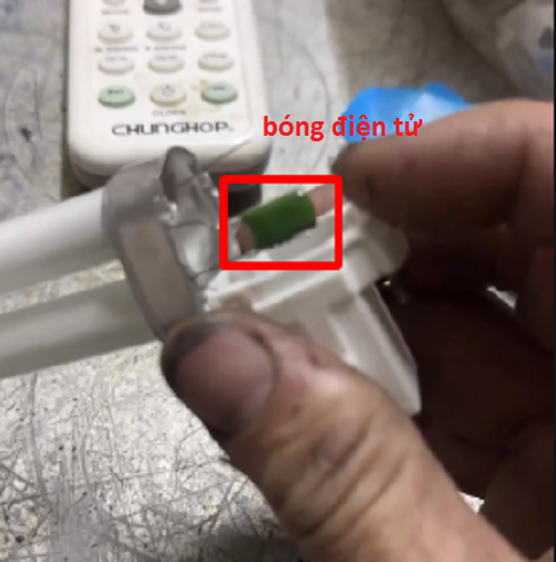 Bóng đèn máy may 7W sử dụng tăng phô điện tử / Cơ loại tốt - Điện Việt