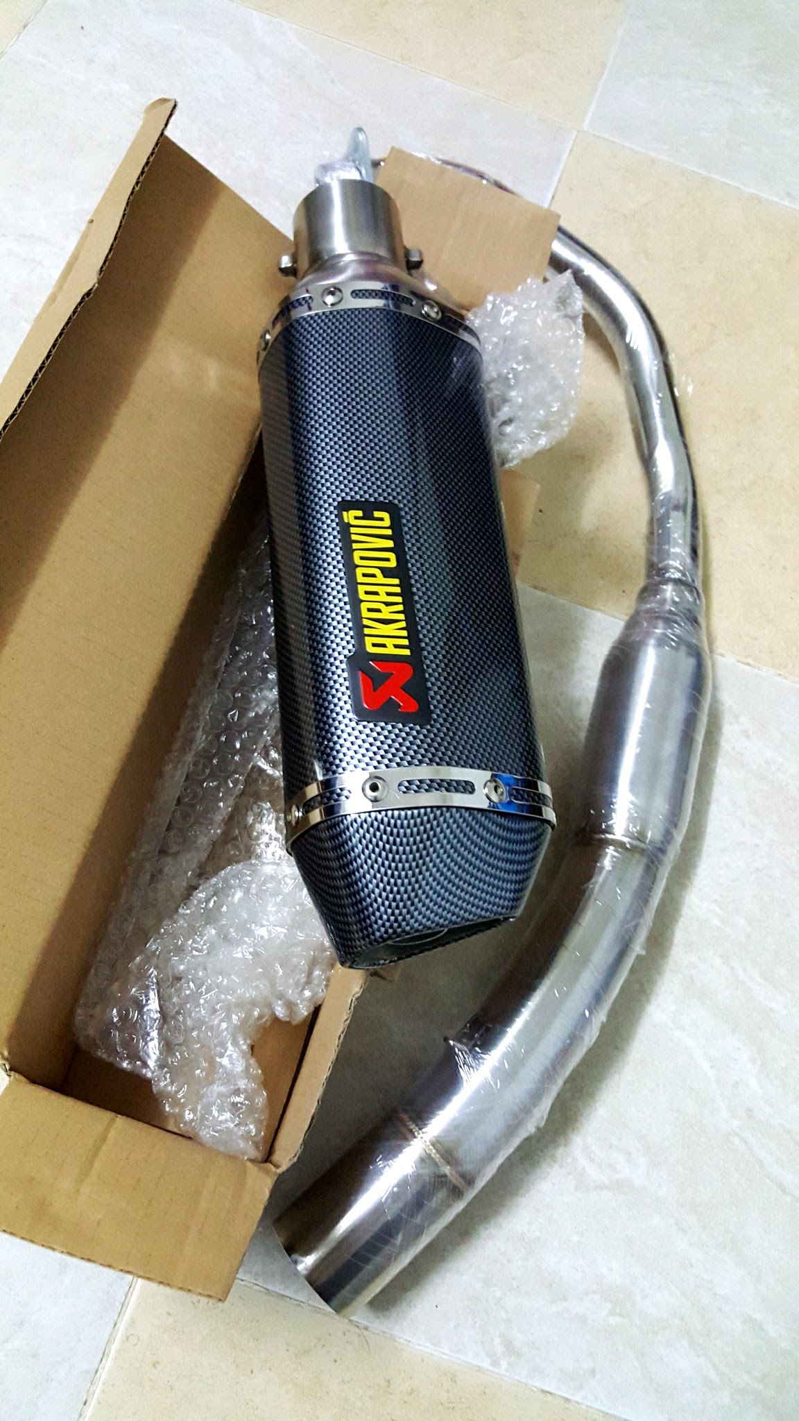 PÔ AKRAPOVIC CACBON FULL CỔ BẦU ( Tặng kèm BÁT CHỐNG GẮN HỤT PÔ ĐỘ).