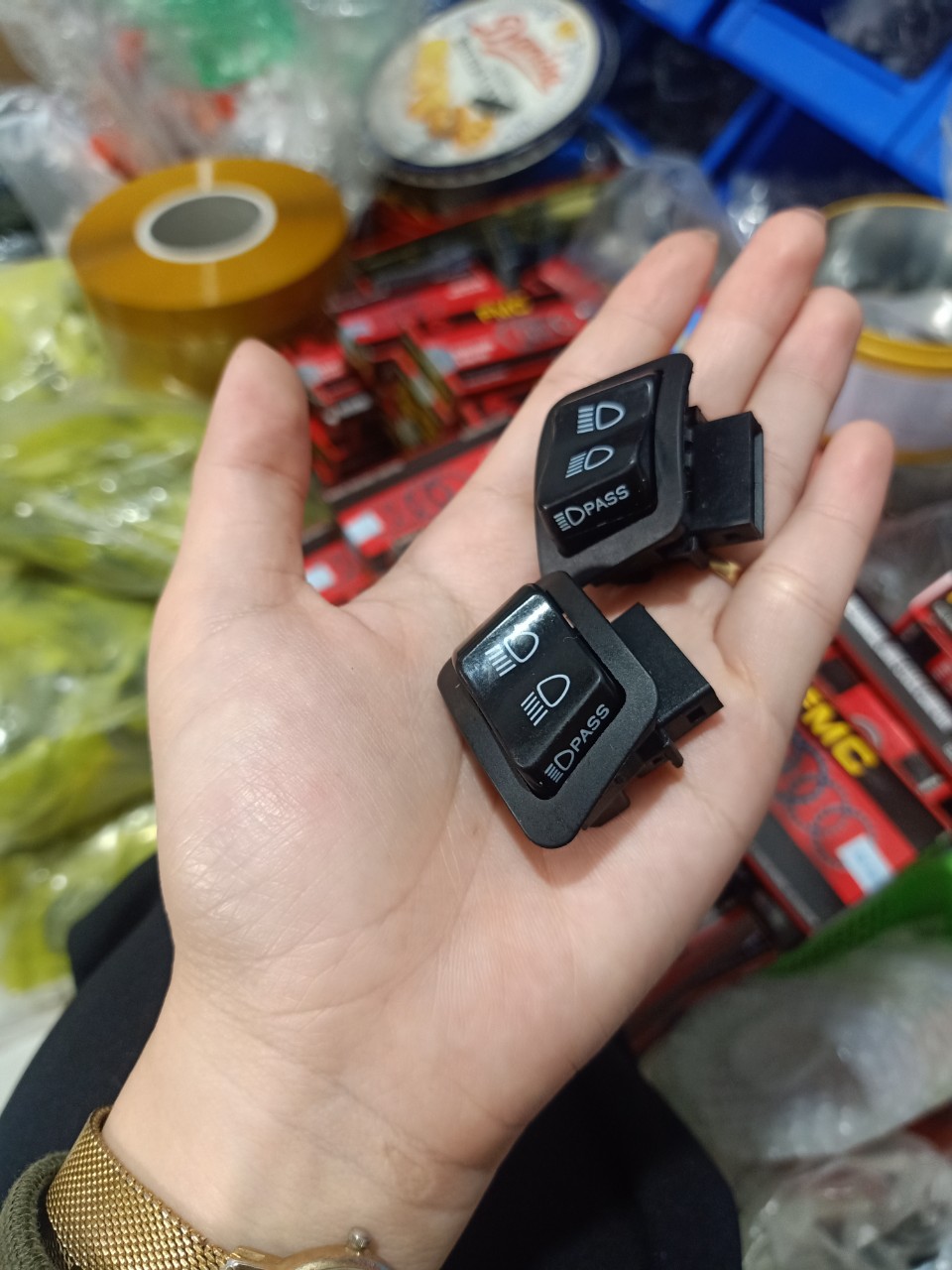 Công tắc Passing, SH loại 1 gắn xe máy( không kèm giắc) Thùy Linh Tools