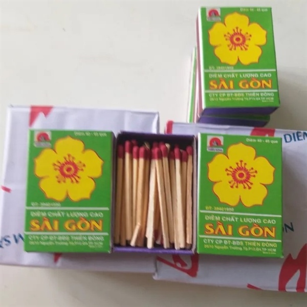 100 Hộp Diêm Quẹt Sài Gòn (1 cây = 10 lốc = 100 hộp)