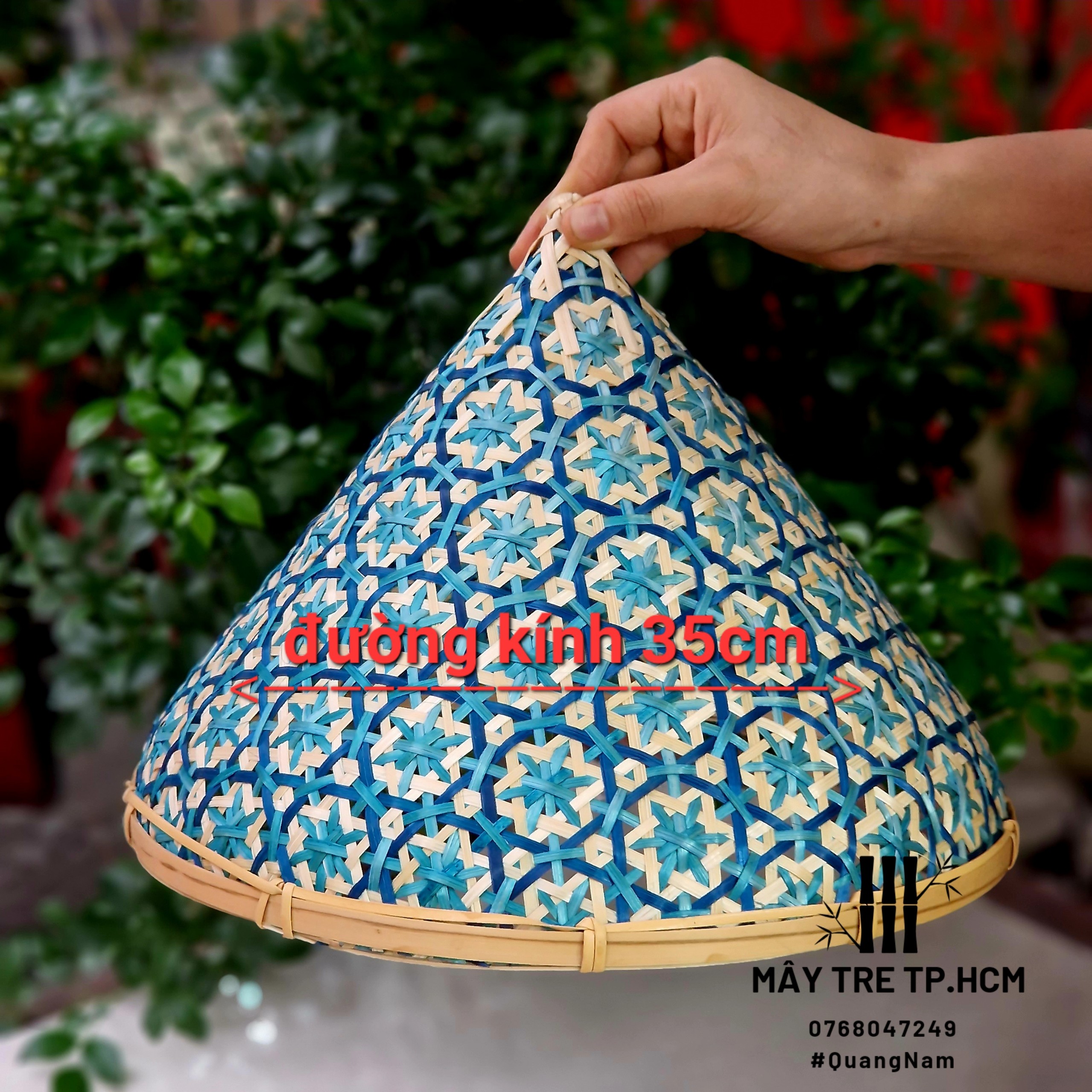 Đèn nón bằng tre trang trí nhiều màu