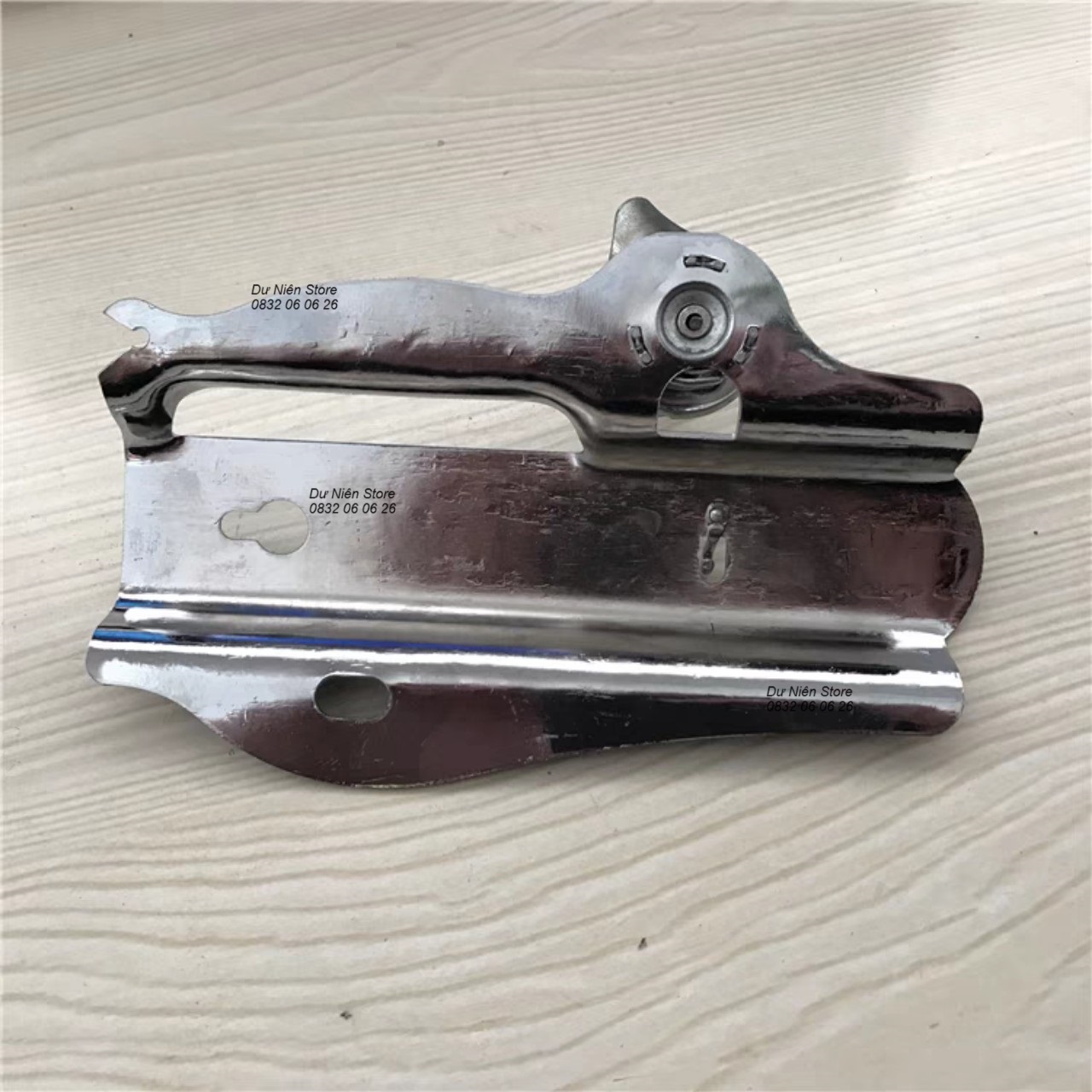 Mặt Nạ Máy May Gia Đình Cổ Điển.