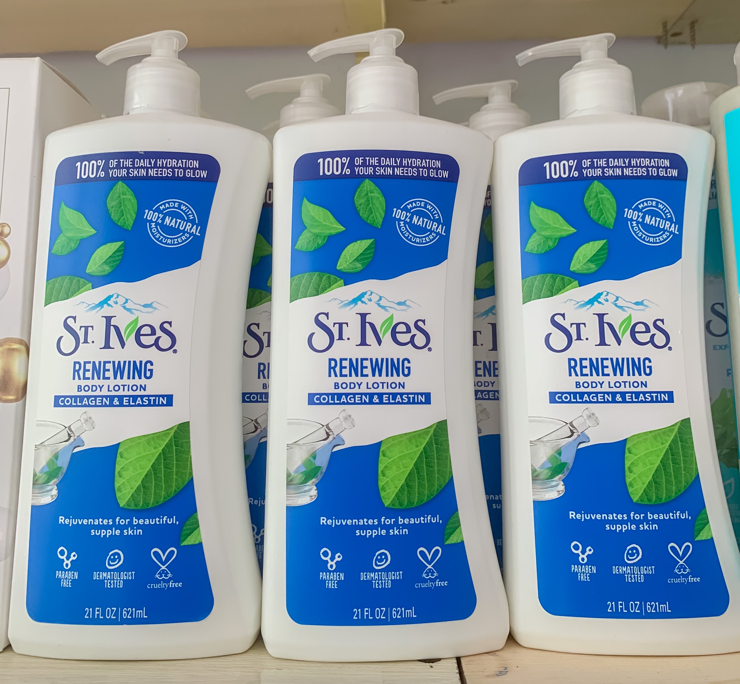 Sữa Dưỡng Thể ST.IVES BoDy Lotion 621ml