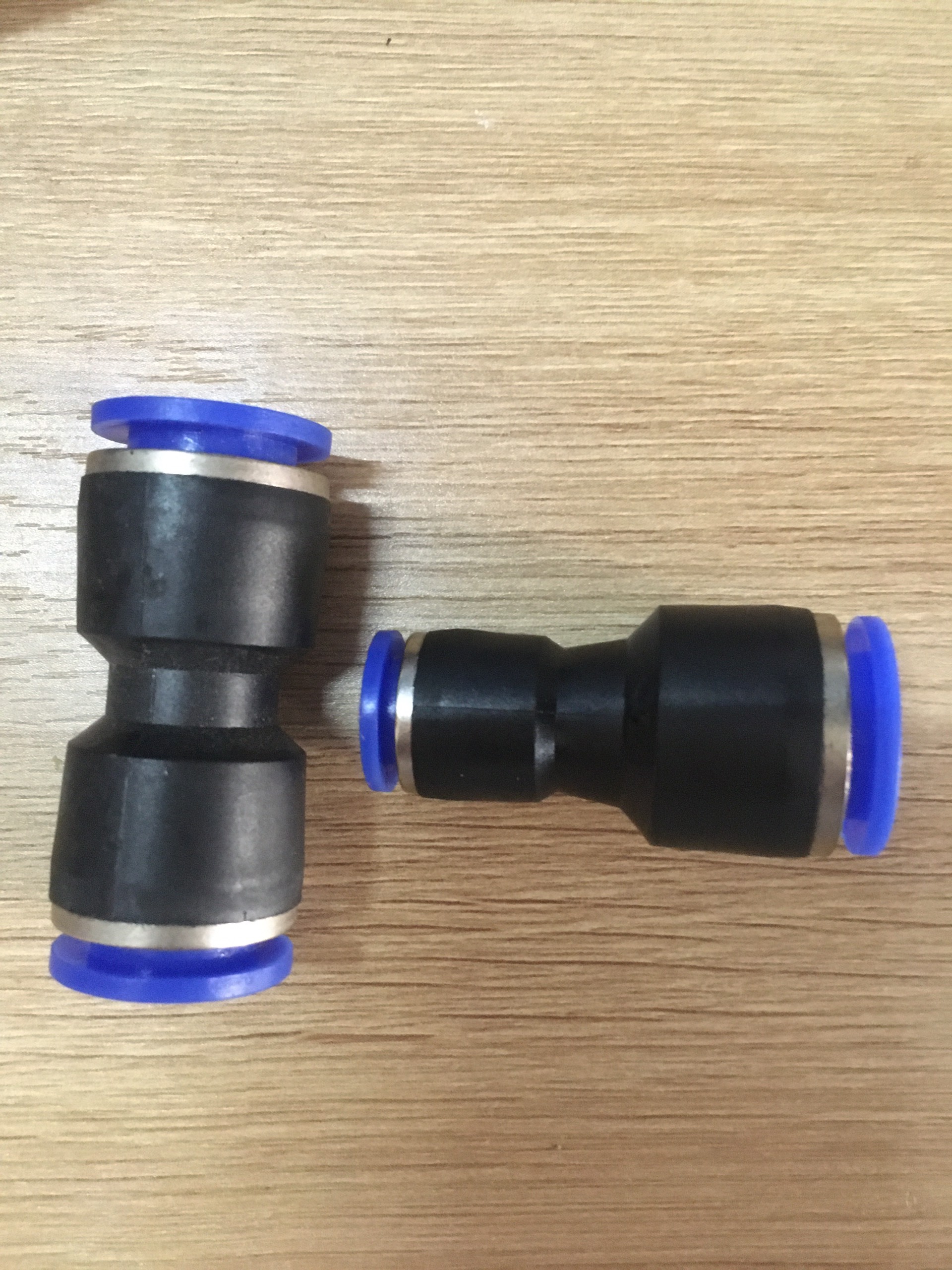 Nối nhanh giảm phi 12mm xuống phi 8mm