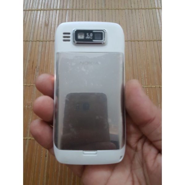 ĐIỆN THOẠI NOKIA - E72 chính hãng công ty cũ
