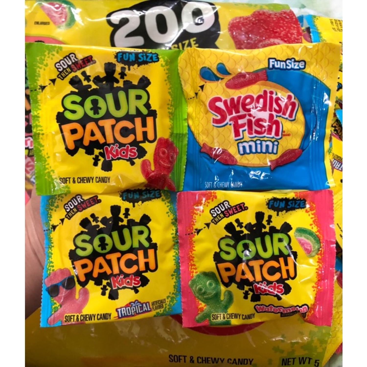 Kẹo dẻo cho bé Sour Patch Kids and Swedish Fish Mini - Mỹ