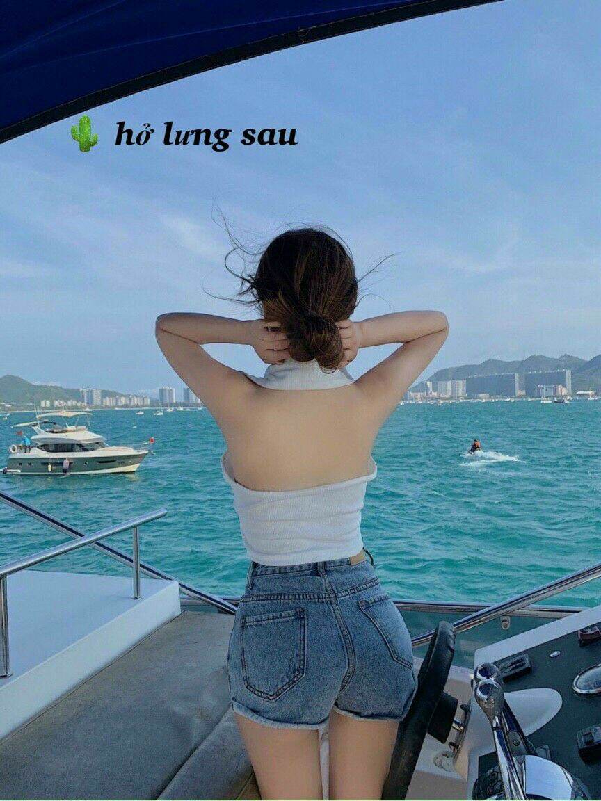 [HCM]Áo croptop cổ bẻ hở lưng
