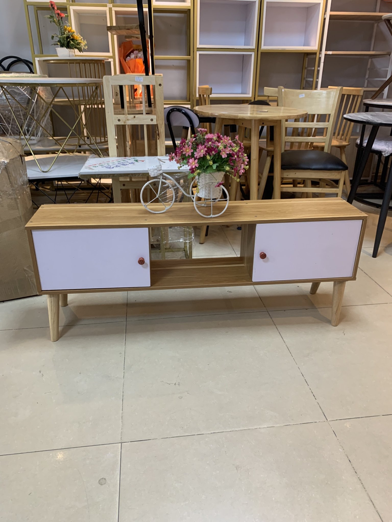 Kệ tivi gỗ 1m2