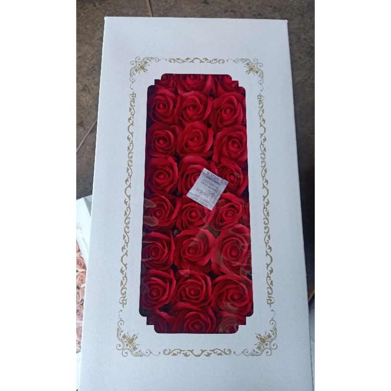 Hộp 50 bông hoa hồng sáp