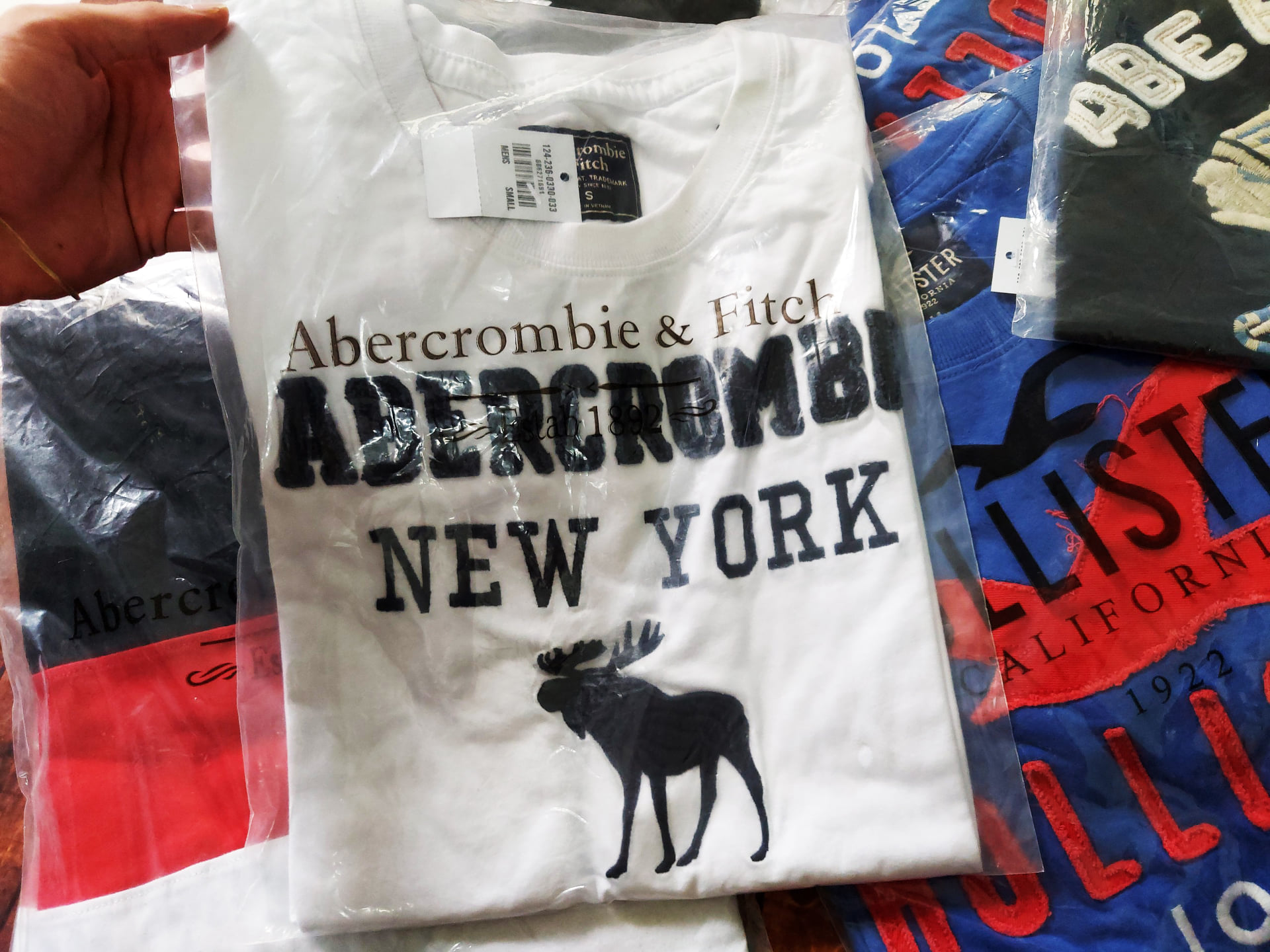 [HCM]Áo thun Abercrombie & FItch New York white