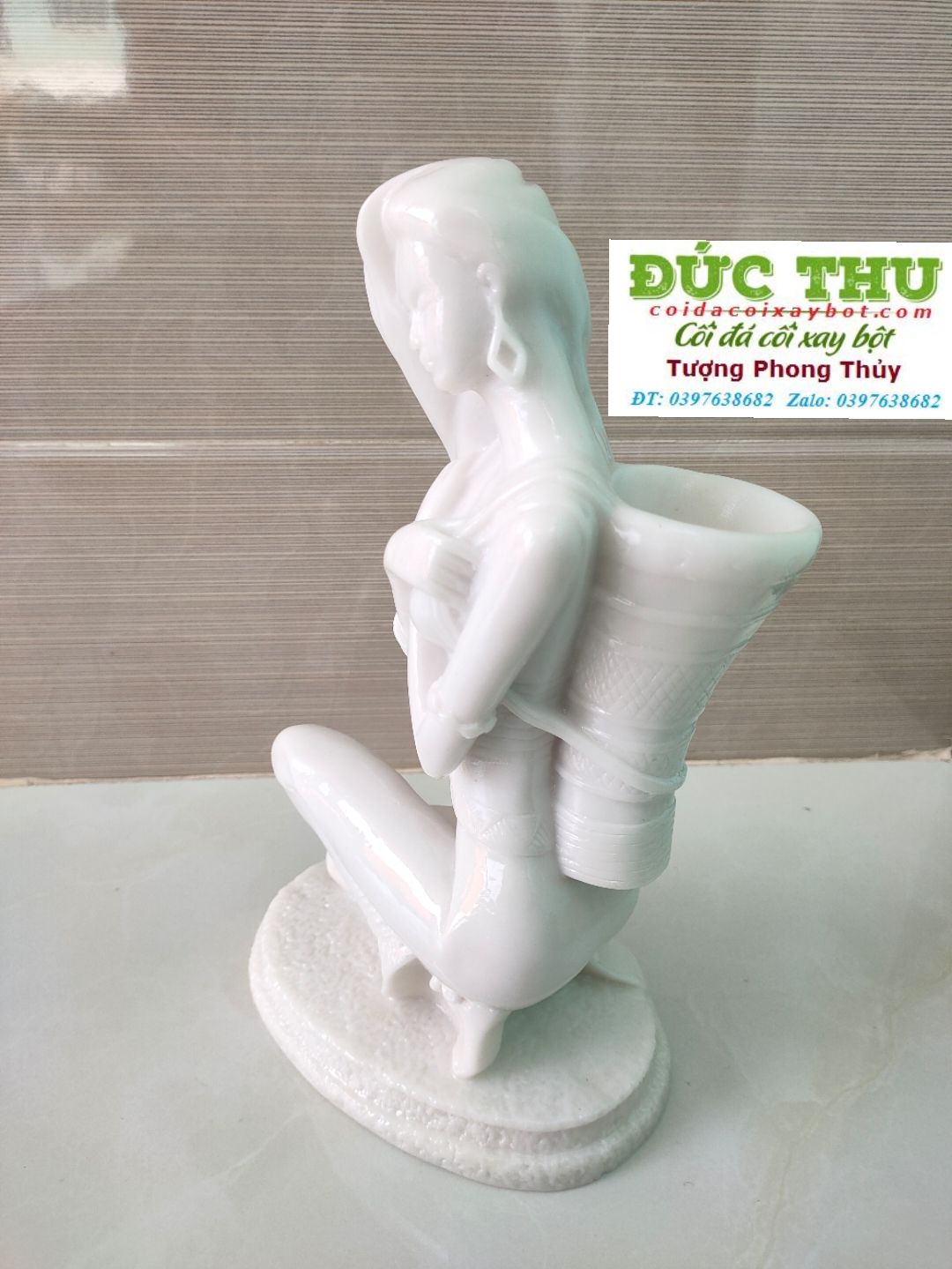 Tượng Cô Gái Vùng Cao