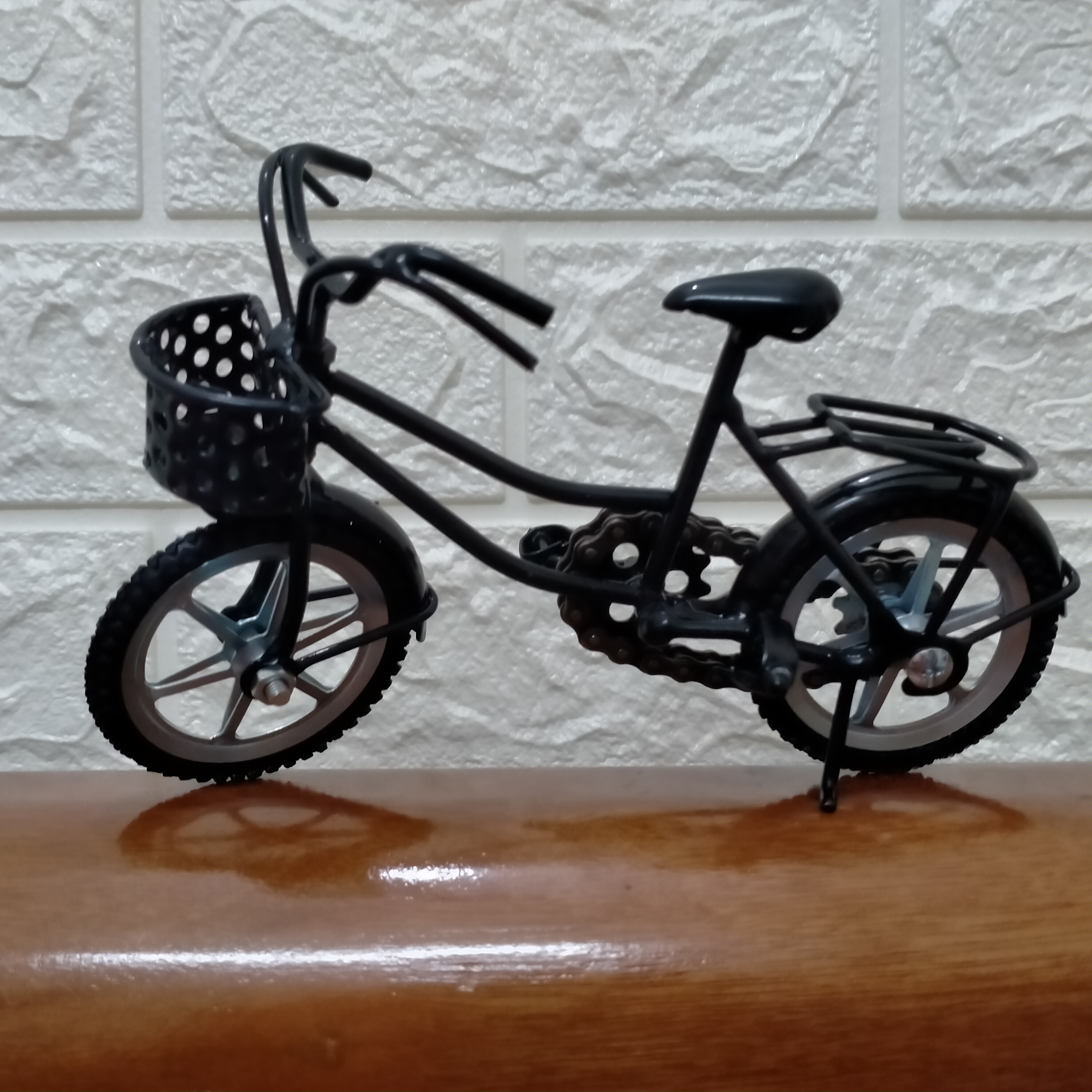 Mô hình xe đạp sắt ( màu đỏ , size nhỏ )