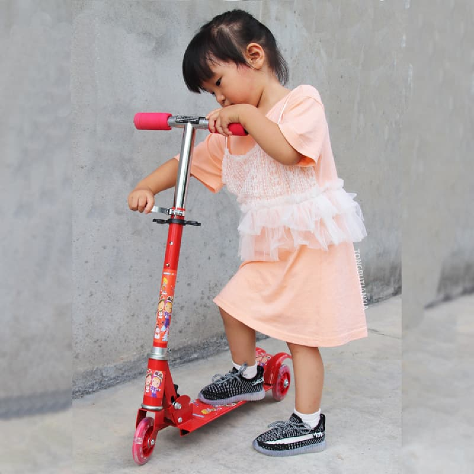 XE TRƯỢT SCOOTER 3 BÁNH CÓ ĐÈN