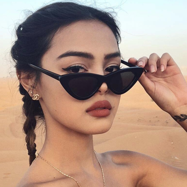 Kính râm thời trang Triangle Sunglasses ROYALLOVEA
