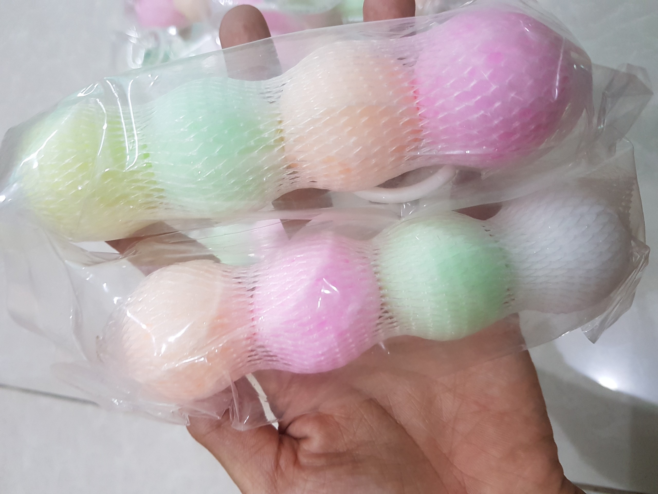 10 chùm long não tròn bọc lưới có móc treo